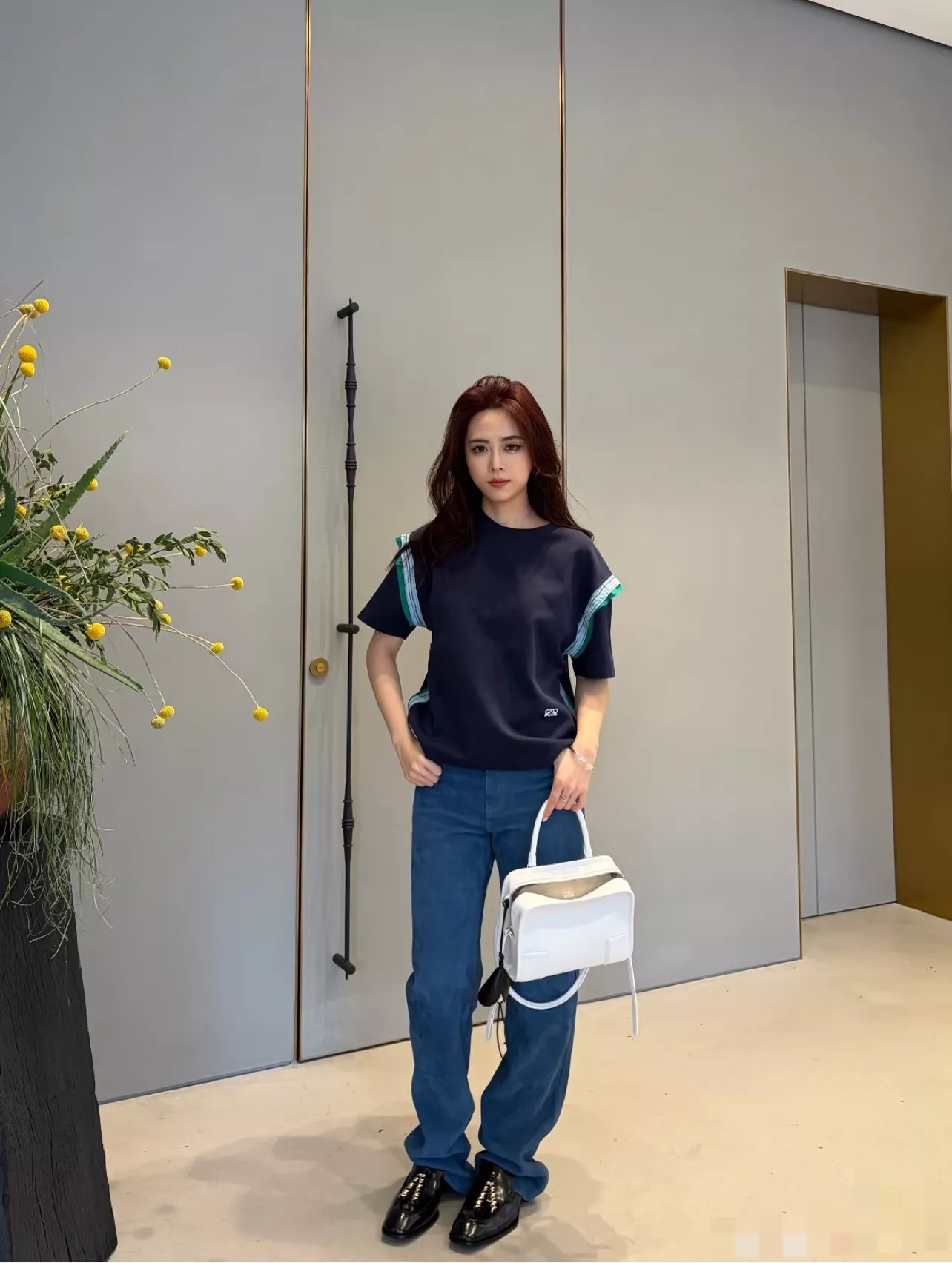 로에베 배색 테이프 포인트 티셔츠 상세 이미지 26