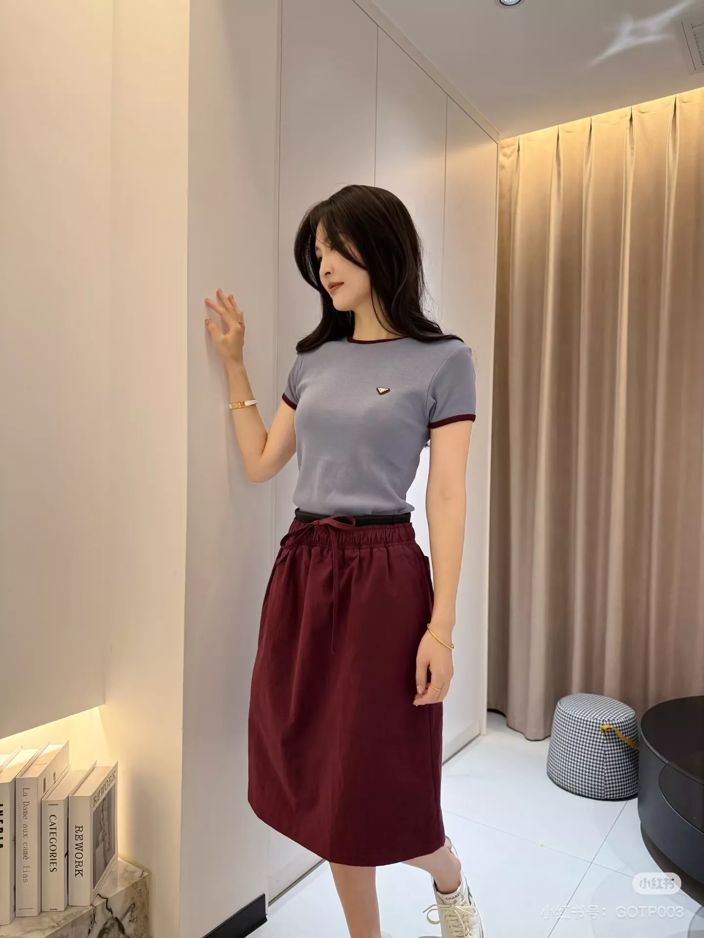 프라다 버건디 배색 허리 밴딩 스커트 상세 이미지 30