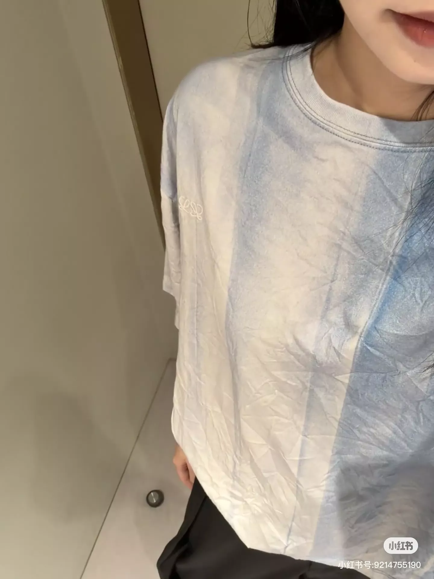 로에베 그라데이션 자수 반팔 티 상세 이미지 27
