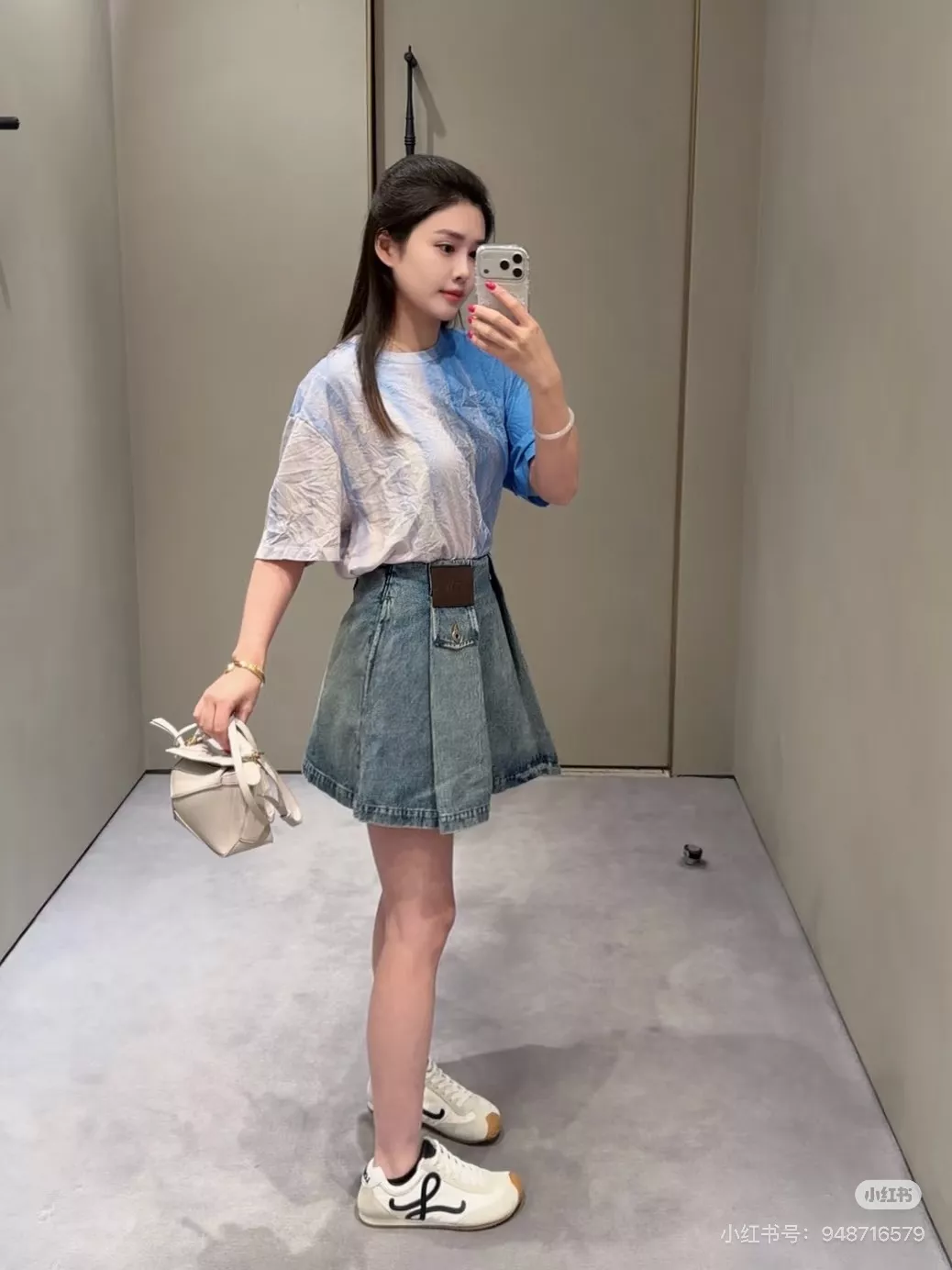 로에베 그라데이션 자수 반팔 티 상세 이미지 29