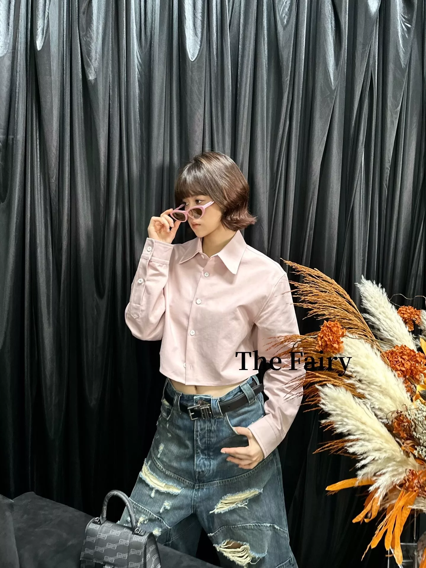 발렌시아가 핑크 크롭 카라 셔츠 상세 이미지 16