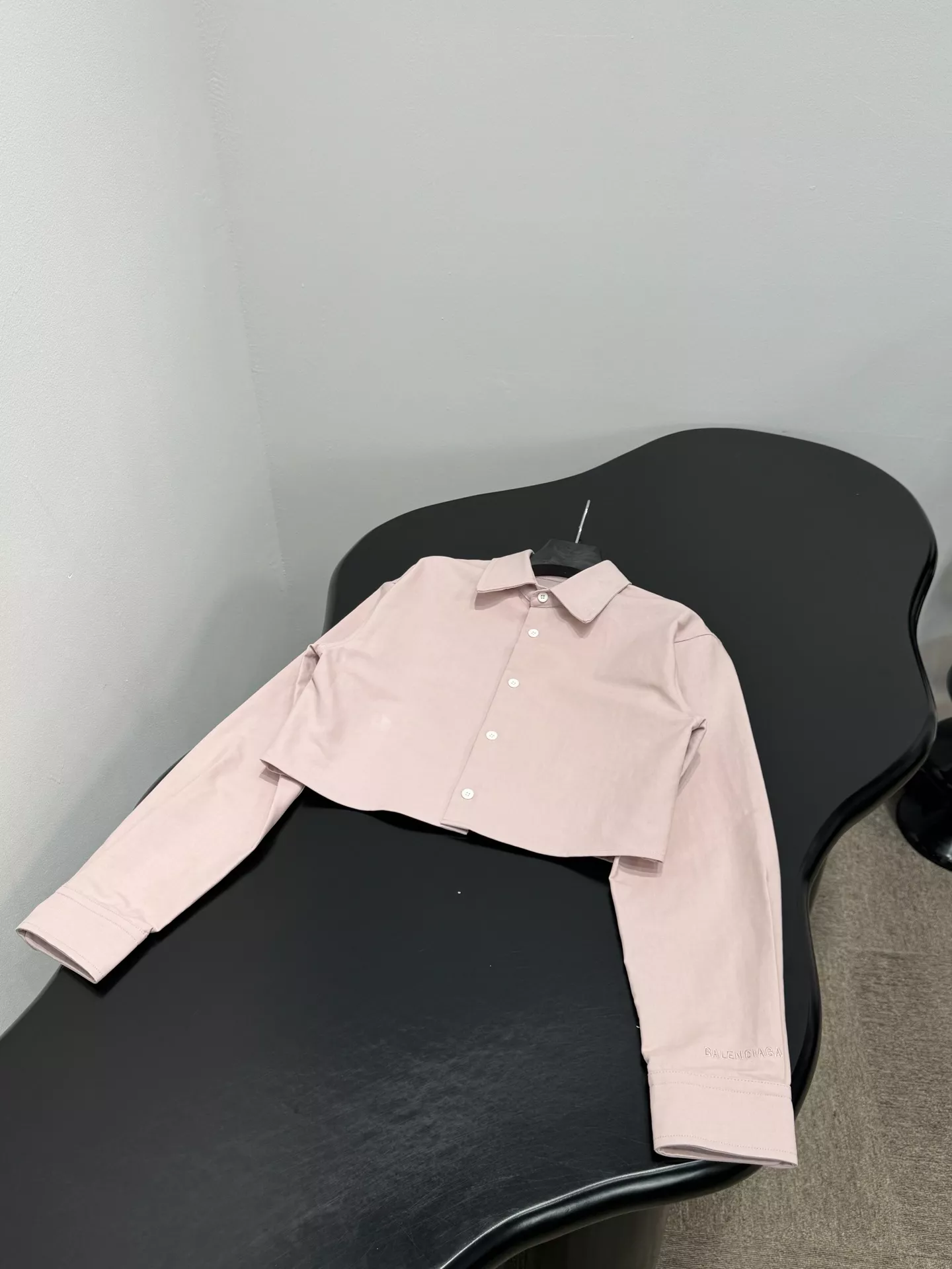 발렌시아가 핑크 크롭 카라 셔츠 상세 이미지 4