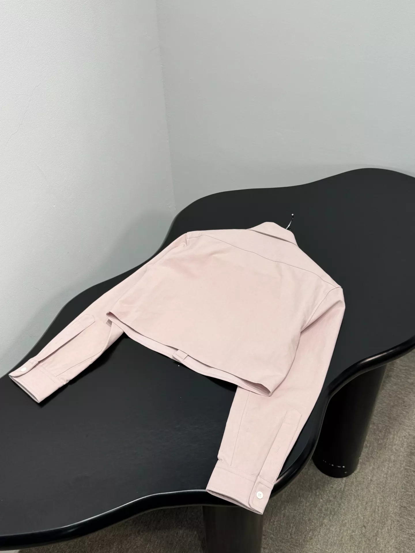 발렌시아가 핑크 크롭 카라 셔츠 상세 이미지 9
