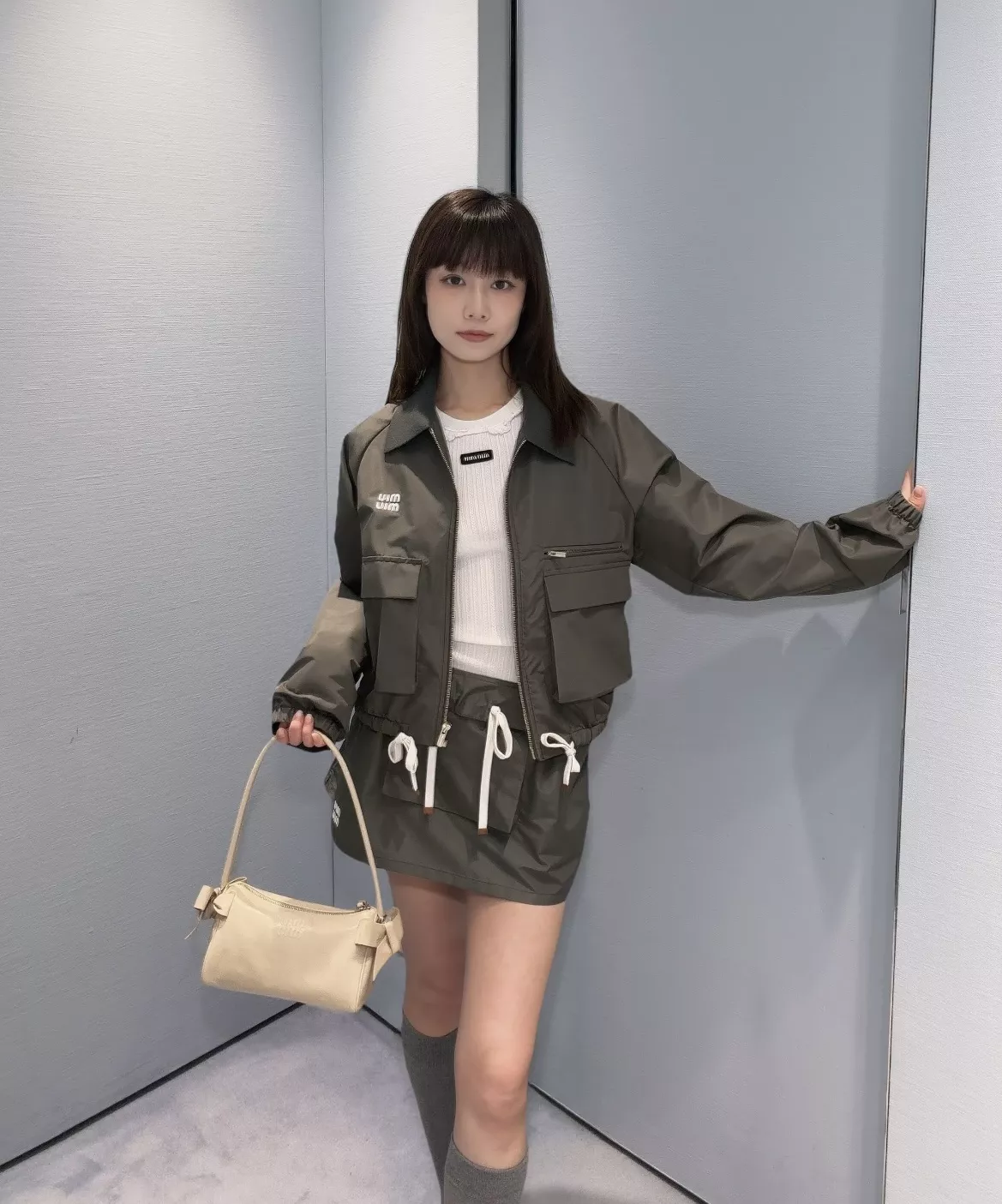 미우미우 나일론 카고 미니 스커트 상세 이미지 22