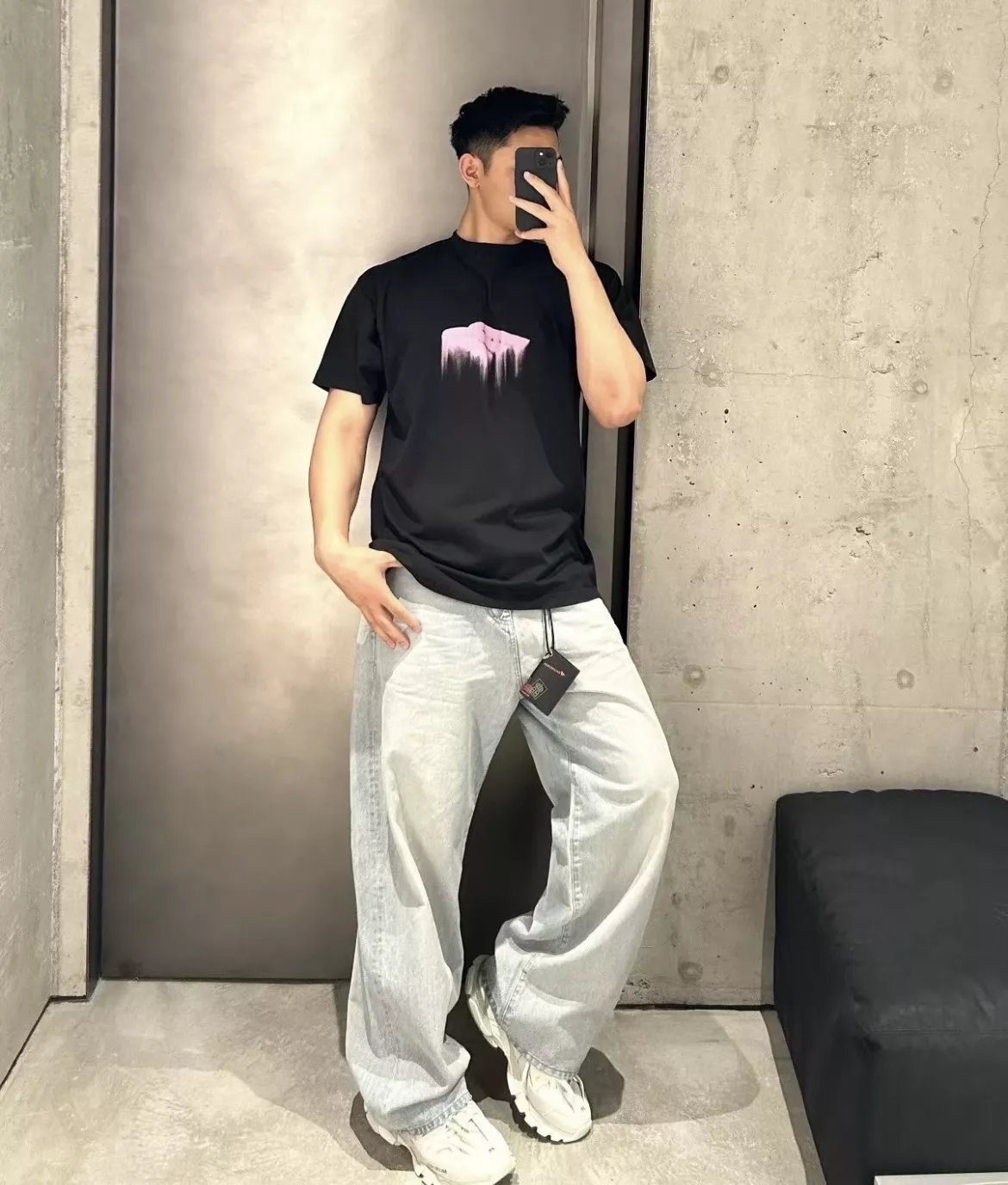 발렌시아가 웻 브러시 프린트 오버핏 티셔츠 상세 이미지 25