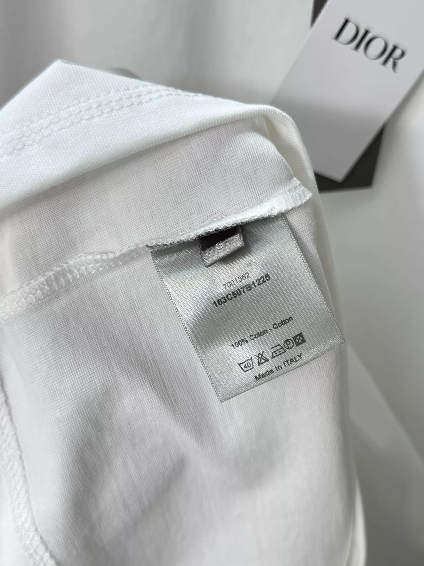 디올 로고 자수 프린트 오버핏 반팔 상세 이미지 9