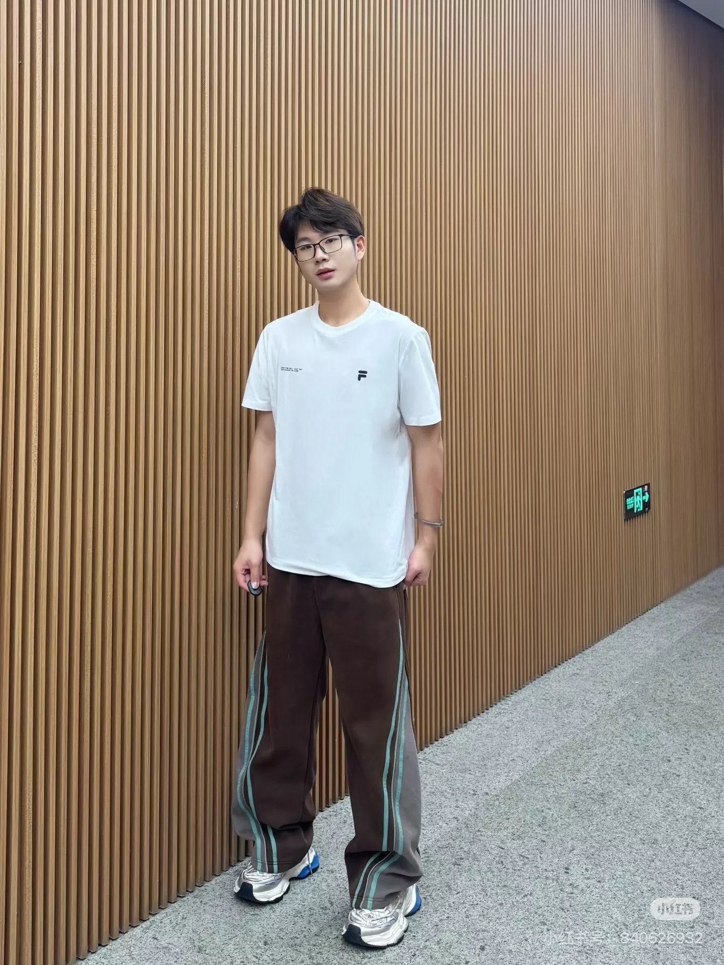 휠라 실리콘 로고 커플 반팔 티셔츠 상세 이미지 25