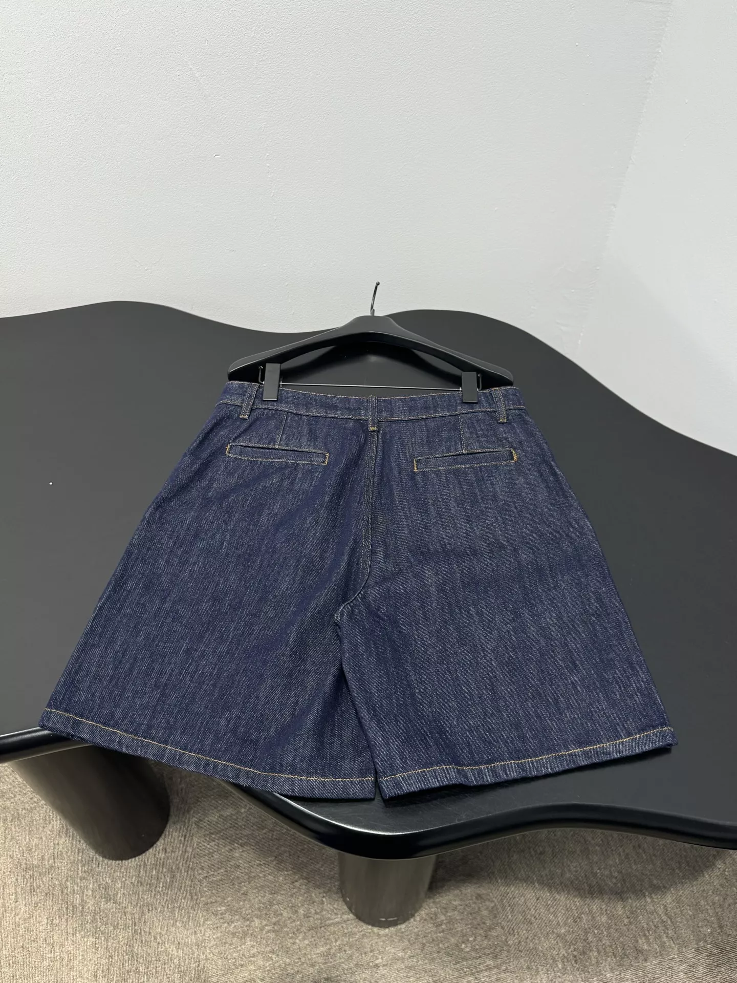 루이비통 가죽 라벨 데님 쇼츠 상세 이미지 9