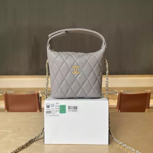 샤넬 다이아 로고 체인 퀼팅 백