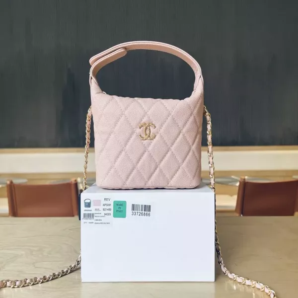 샤넬 다이아 로고 체인 백