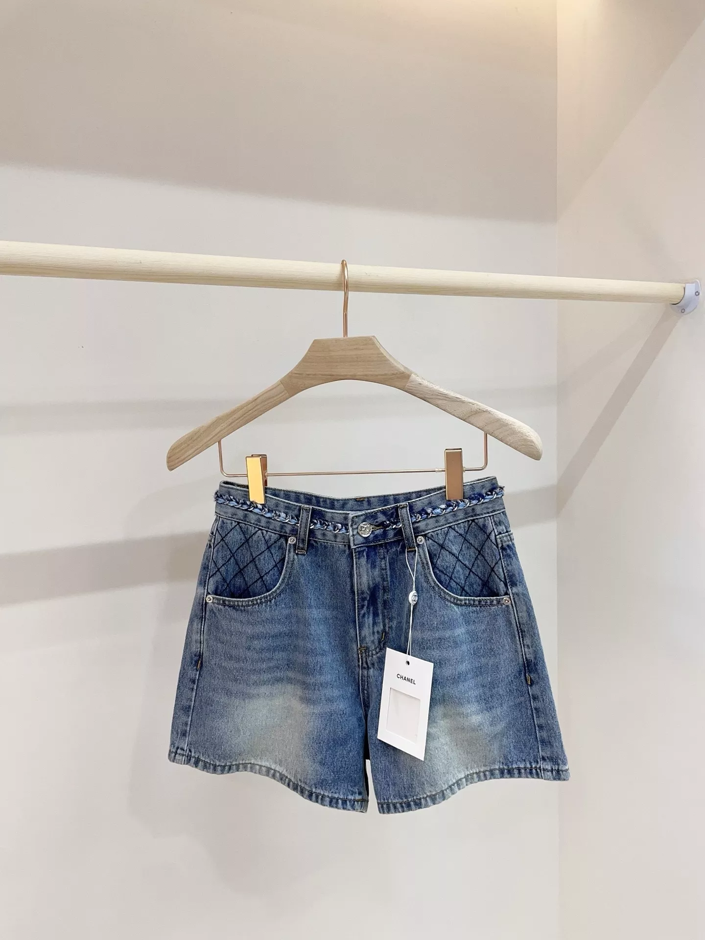 디올 체인 포인트 데님 숏팬츠 상세 이미지 2