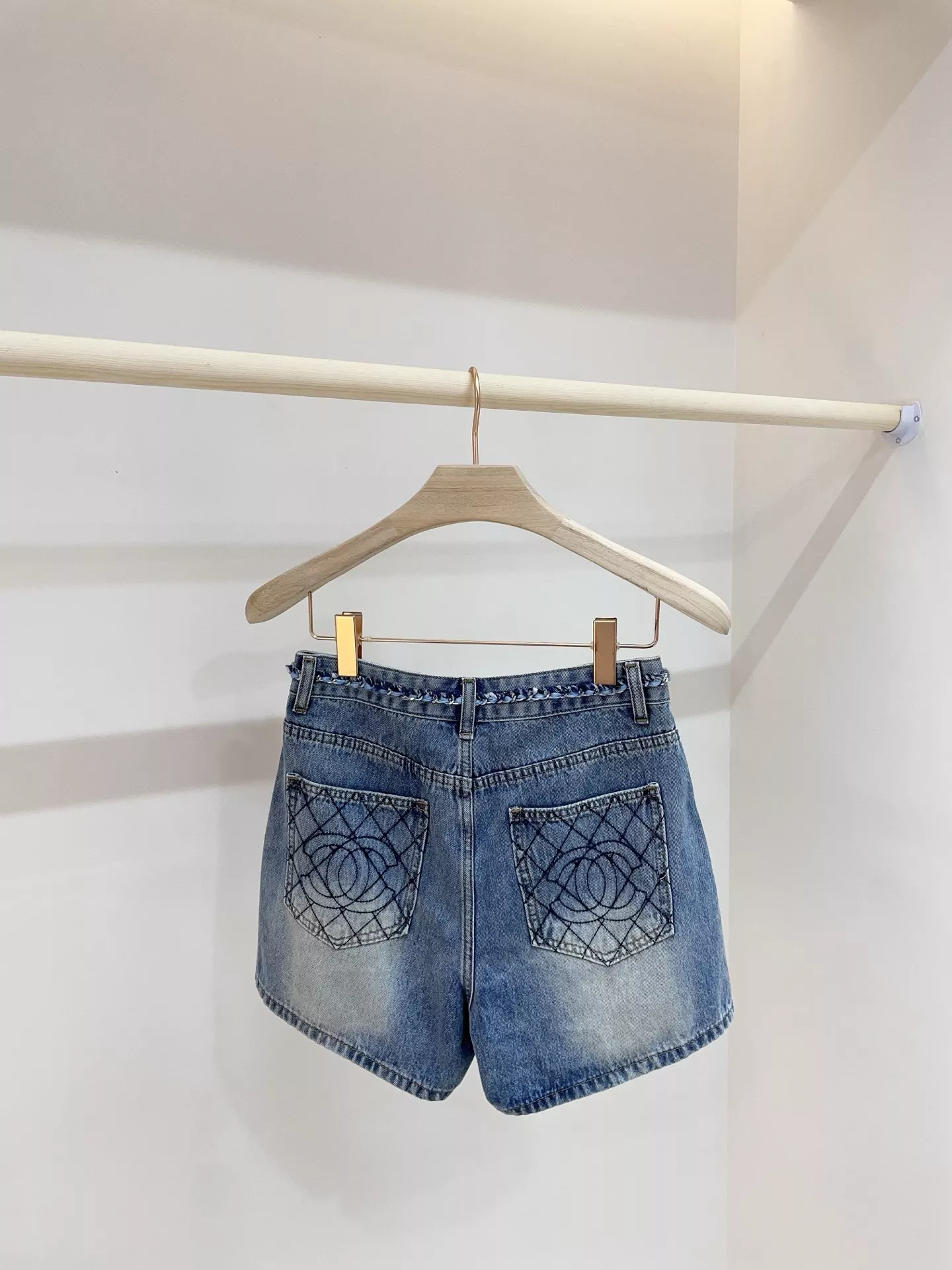 디올 체인 포인트 데님 숏팬츠 상세 이미지 6