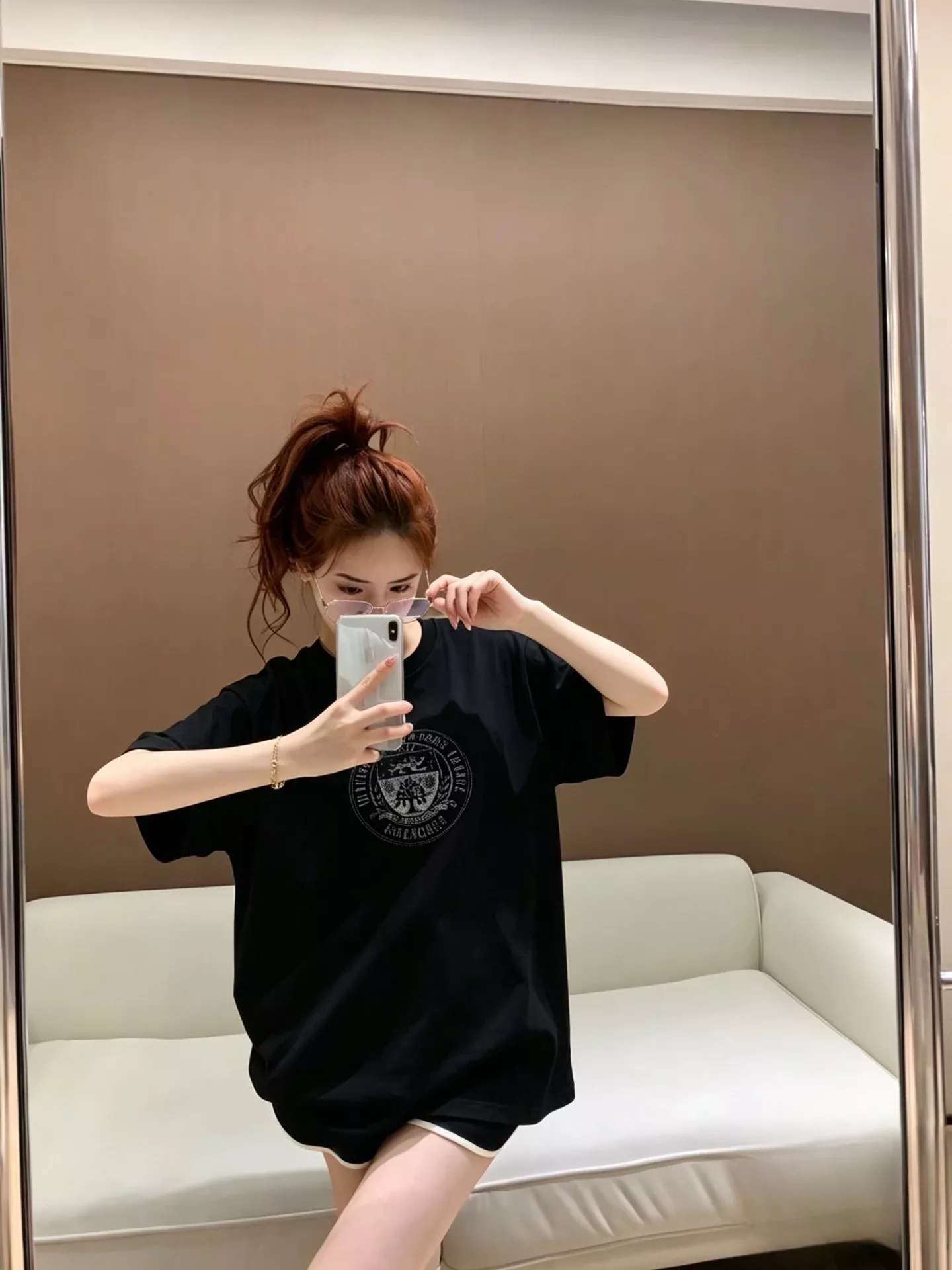 발렌시아가 로고 프린트 라운드넥 반팔 티셔츠 상세 이미지 16