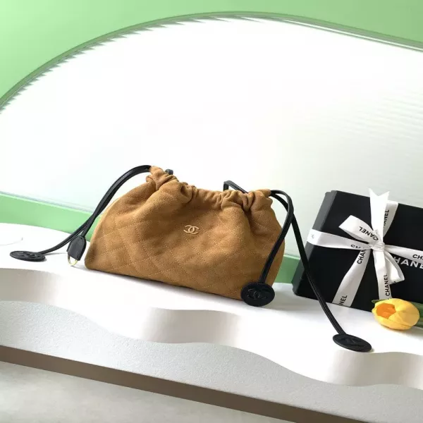 샤넬 퀼팅 드로우스트링 버킷백