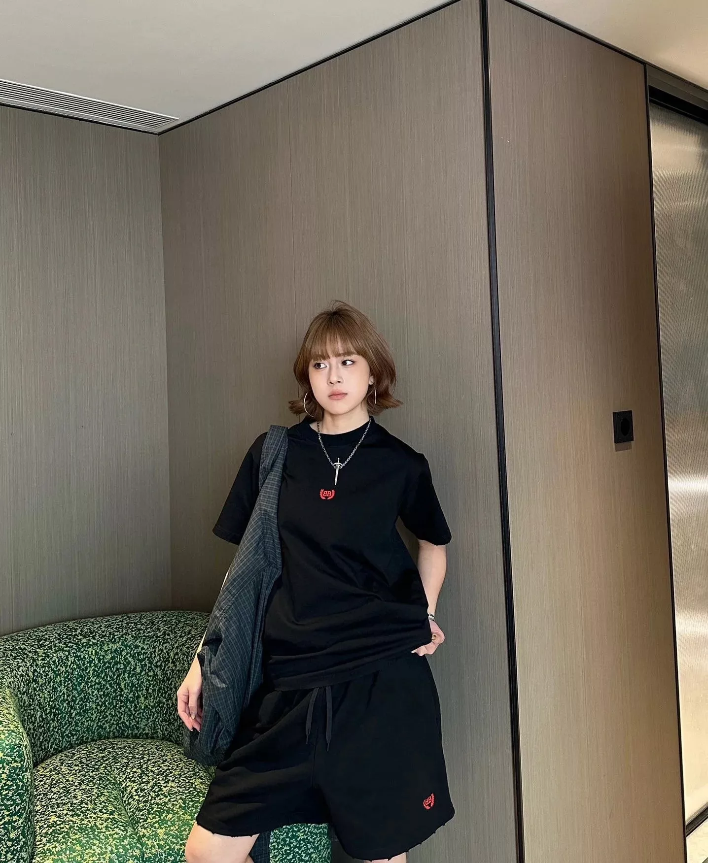 발렌시아가 더블비 맥수 자수 워싱 티셔츠 상세 이미지 48