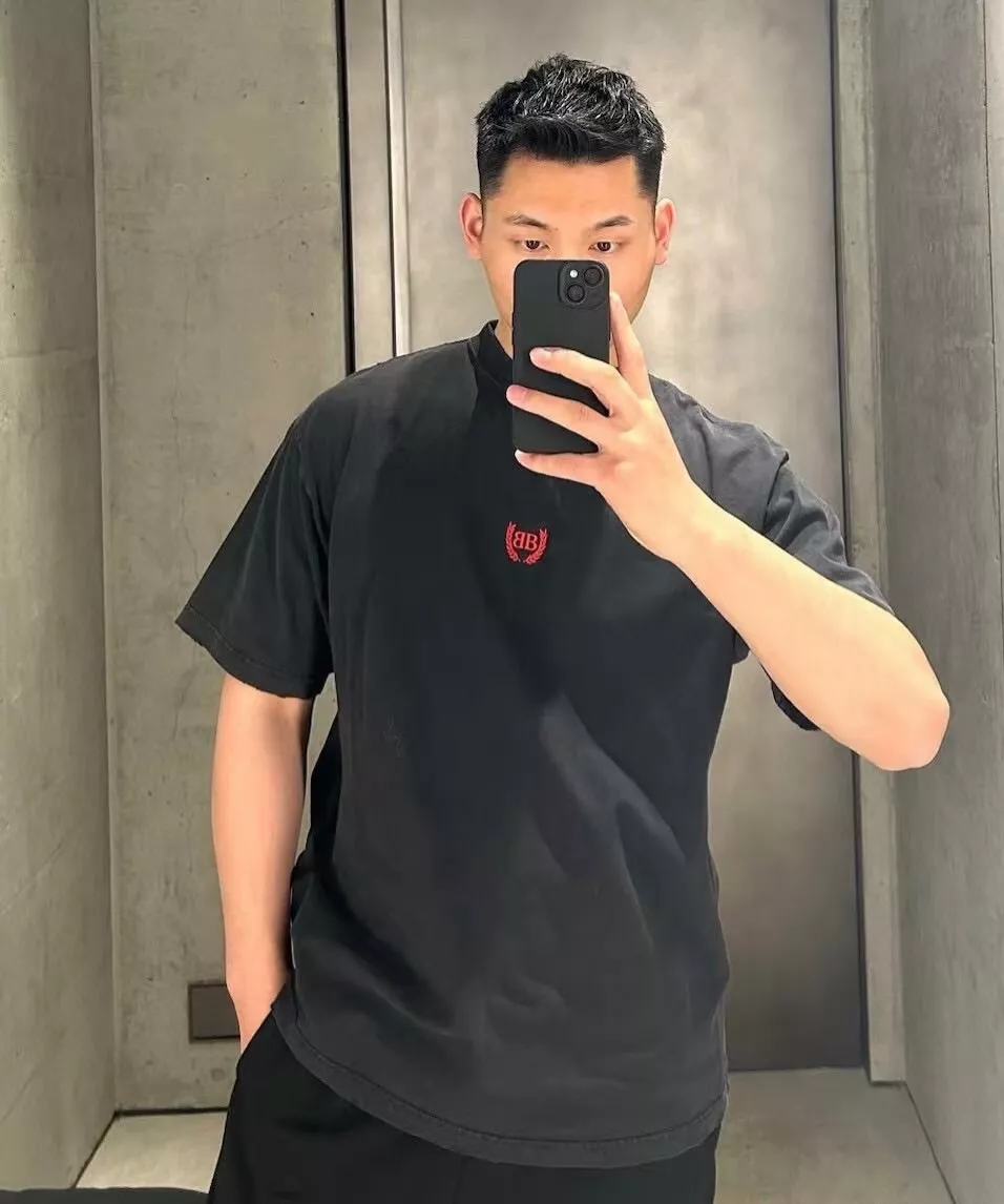 발렌시아가 더블비 맥수 자수 워싱 티셔츠 상세 이미지 40