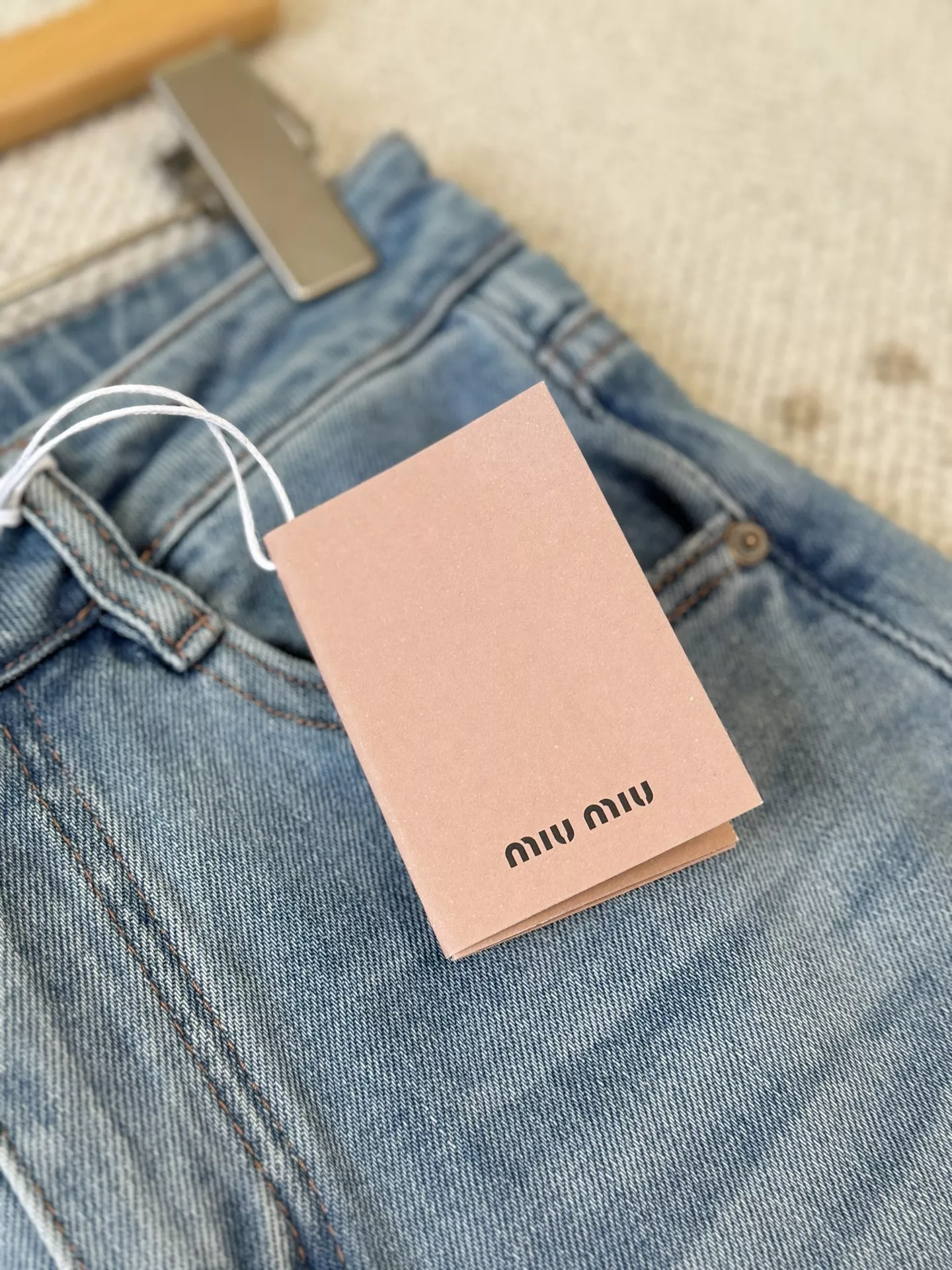 미우미우 자수 와이드 플레어 데님 팬츠 상세 이미지 21