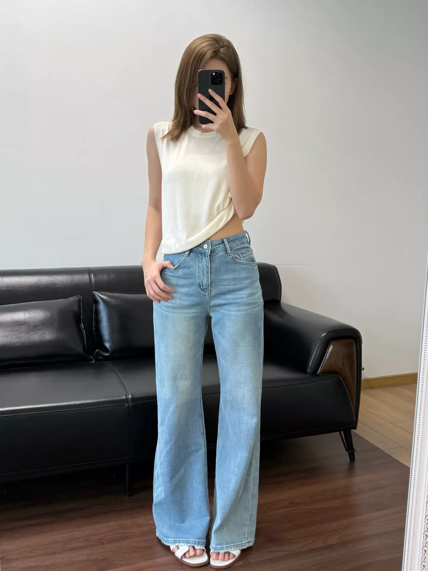 미우미우 자수 와이드 플레어 데님 팬츠 상세 이미지 37
