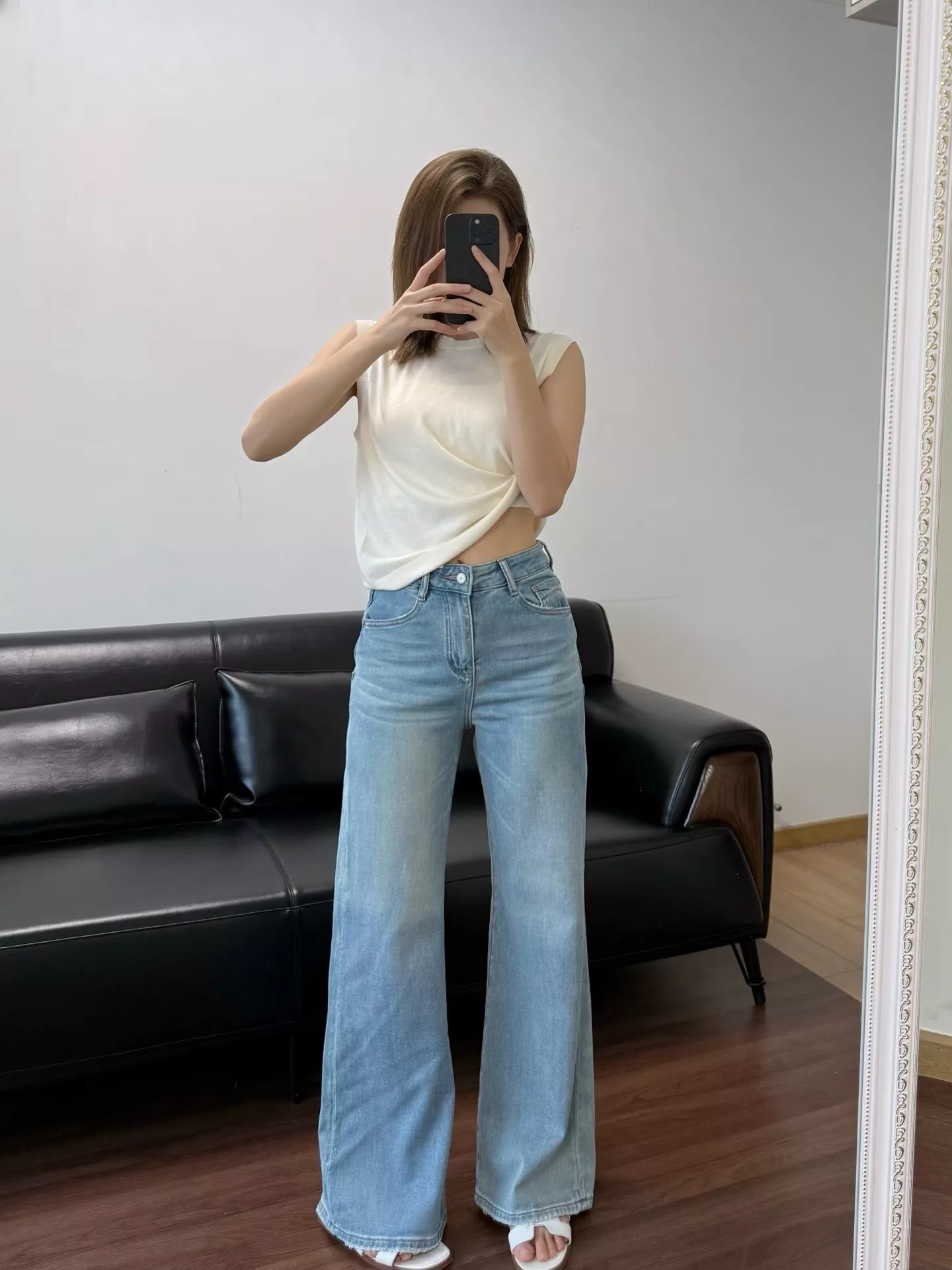 미우미우 자수 와이드 플레어 데님 팬츠 상세 이미지 42