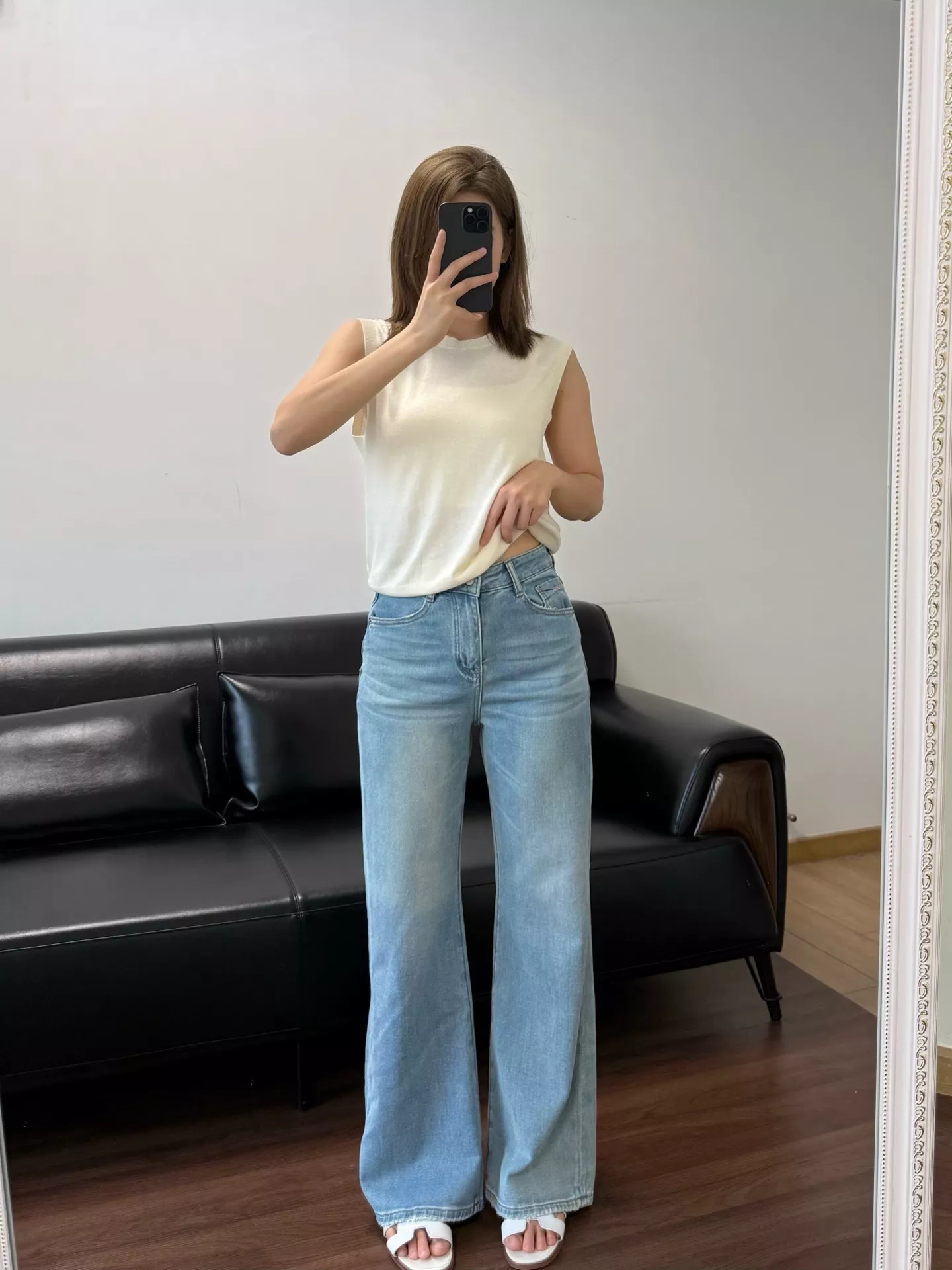 미우미우 자수 와이드 플레어 데님 팬츠 상세 이미지 39