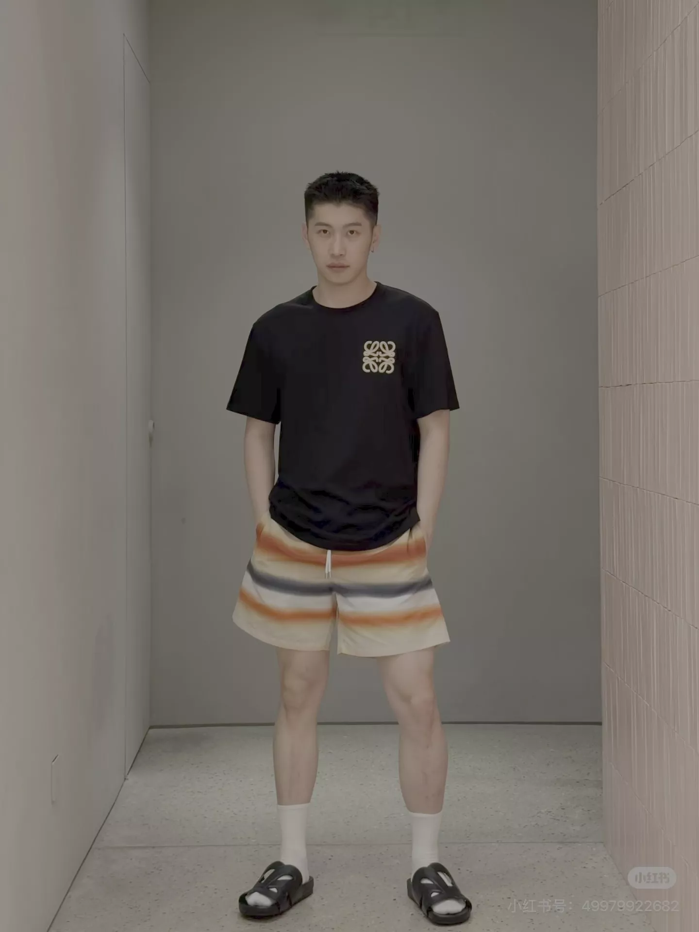 로에베 로고 자수 루즈핏 반팔 티셔츠 상세 이미지 42