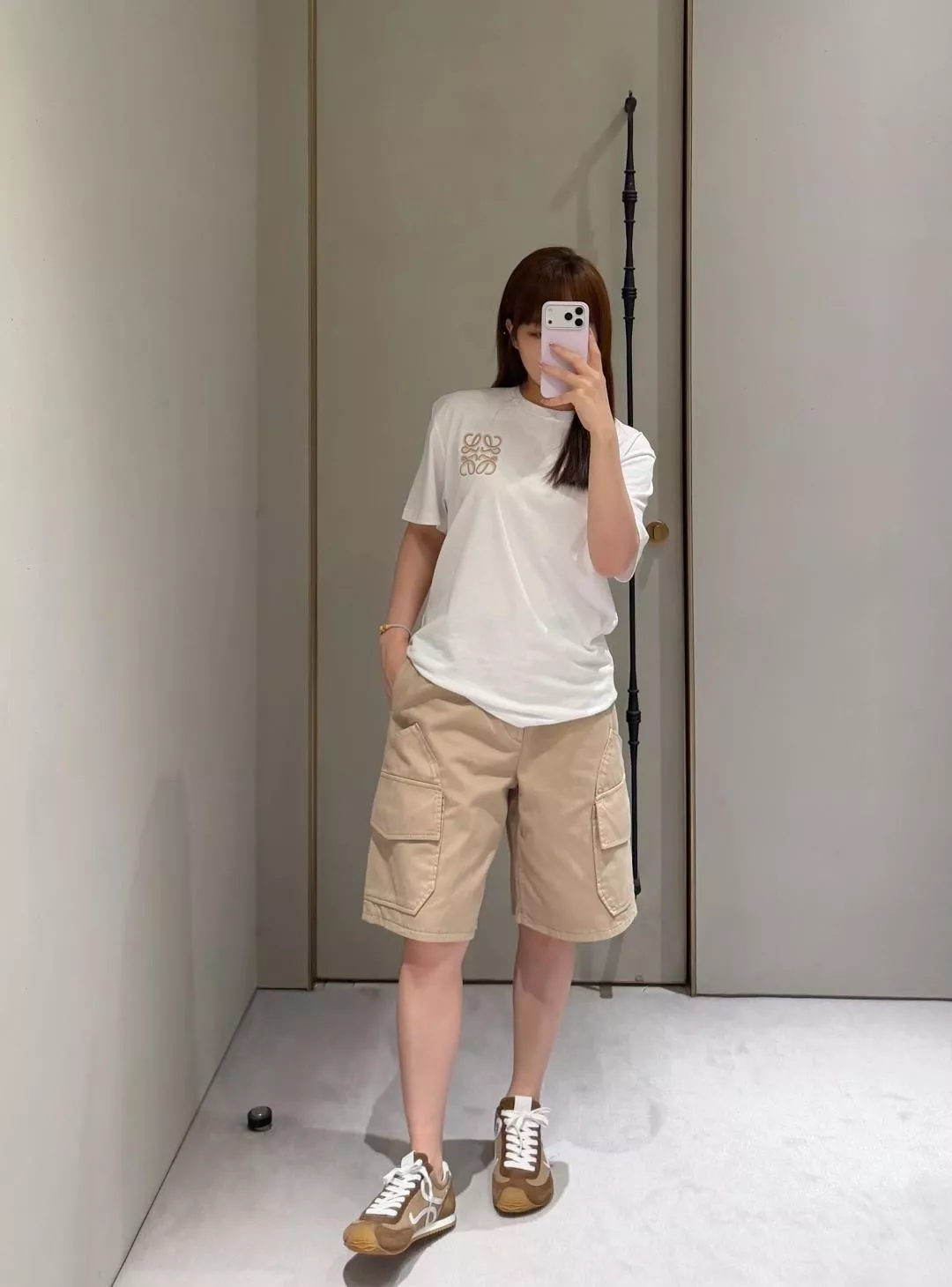 로에베 로고 자수 루즈핏 반팔 티셔츠 상세 이미지 50