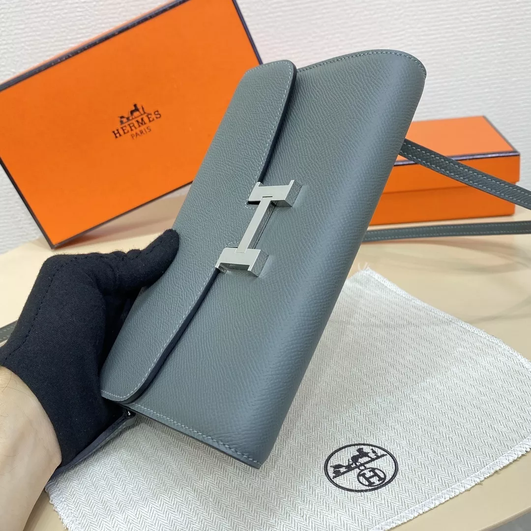 에르메스 은장 장식 스트랩 월렛백 상세 이미지 4