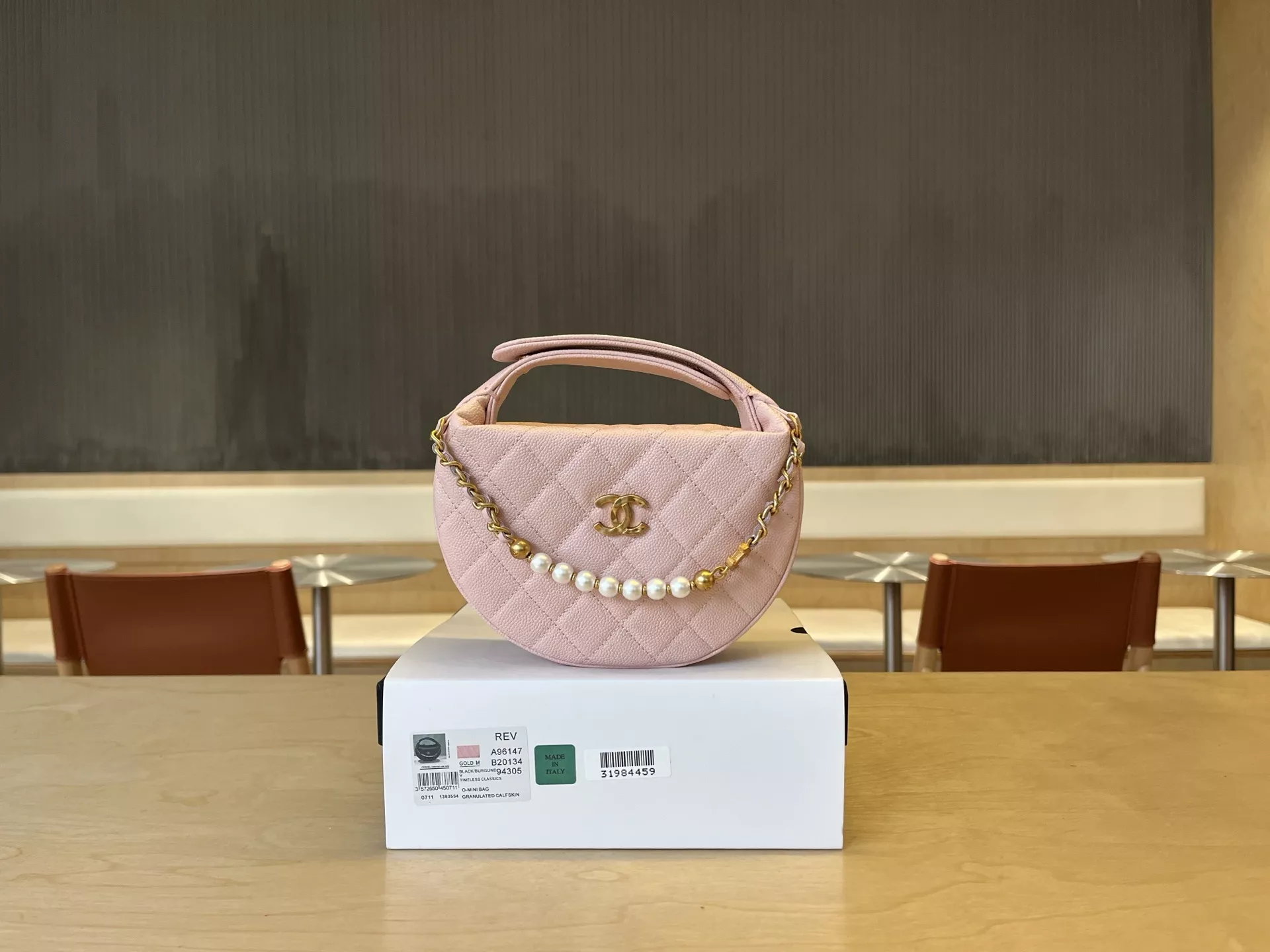 샤넬 진주 체인 퀼팅 미니 백 상세 이미지 1
