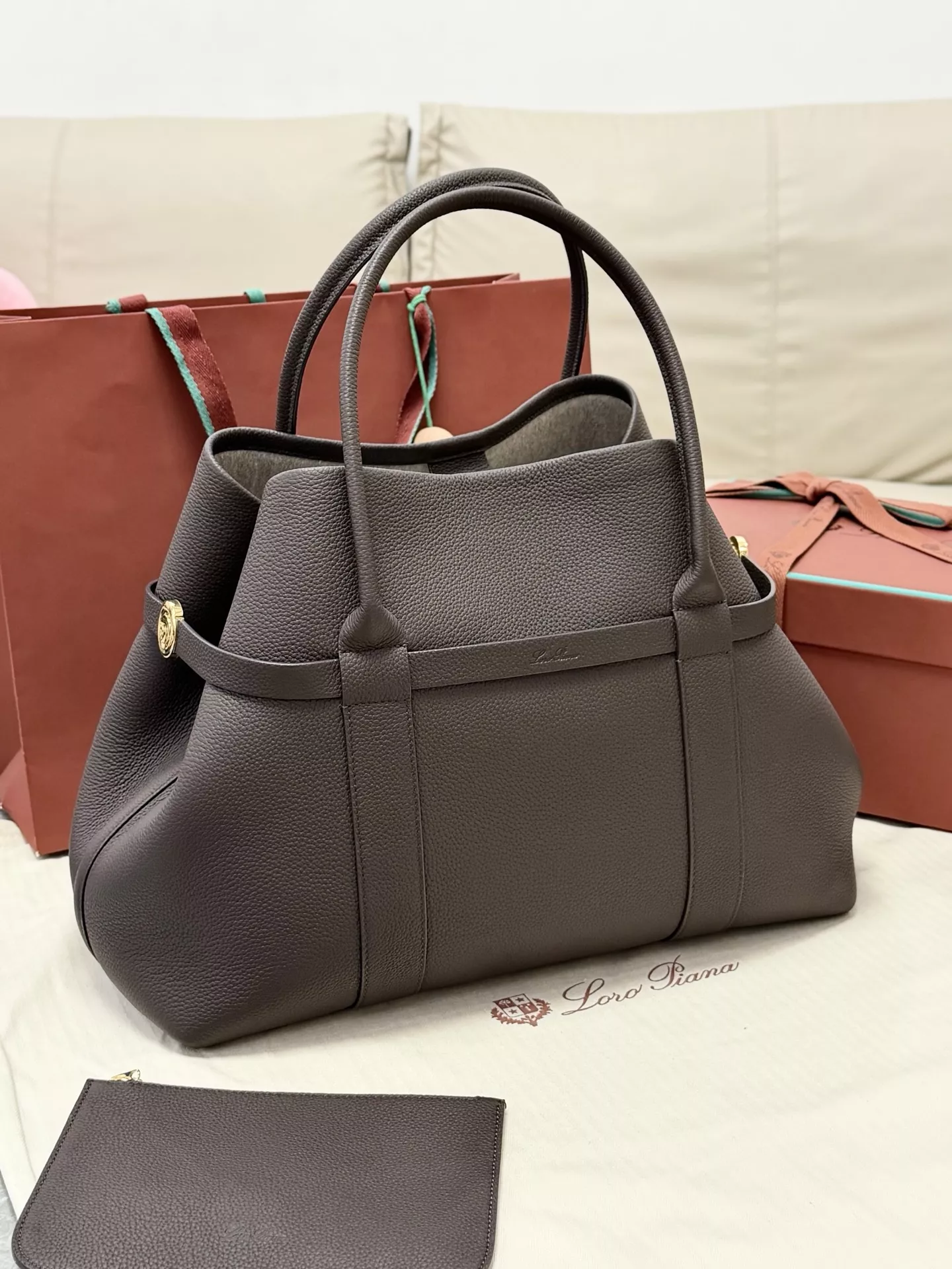 로로피아나 기에라 쇼퍼 가방 상세 이미지 5