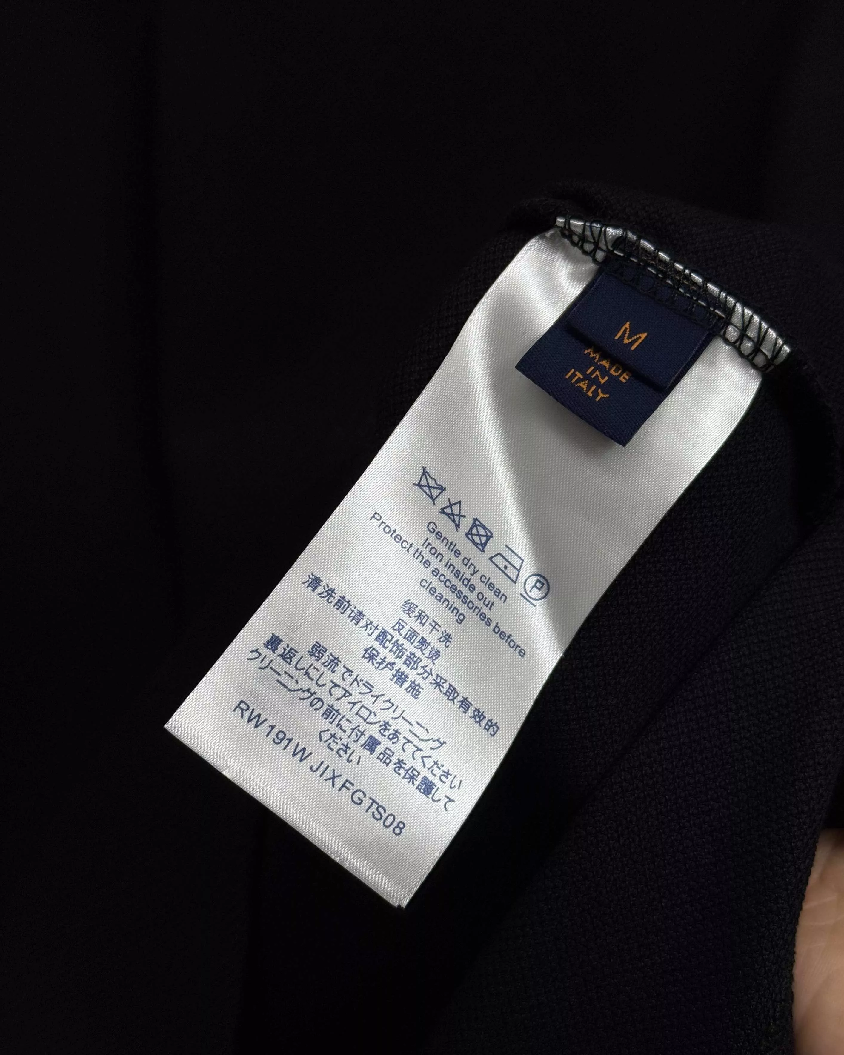 루이비통 엠보 로고 반집업 폴로 반소매 상세 이미지 11