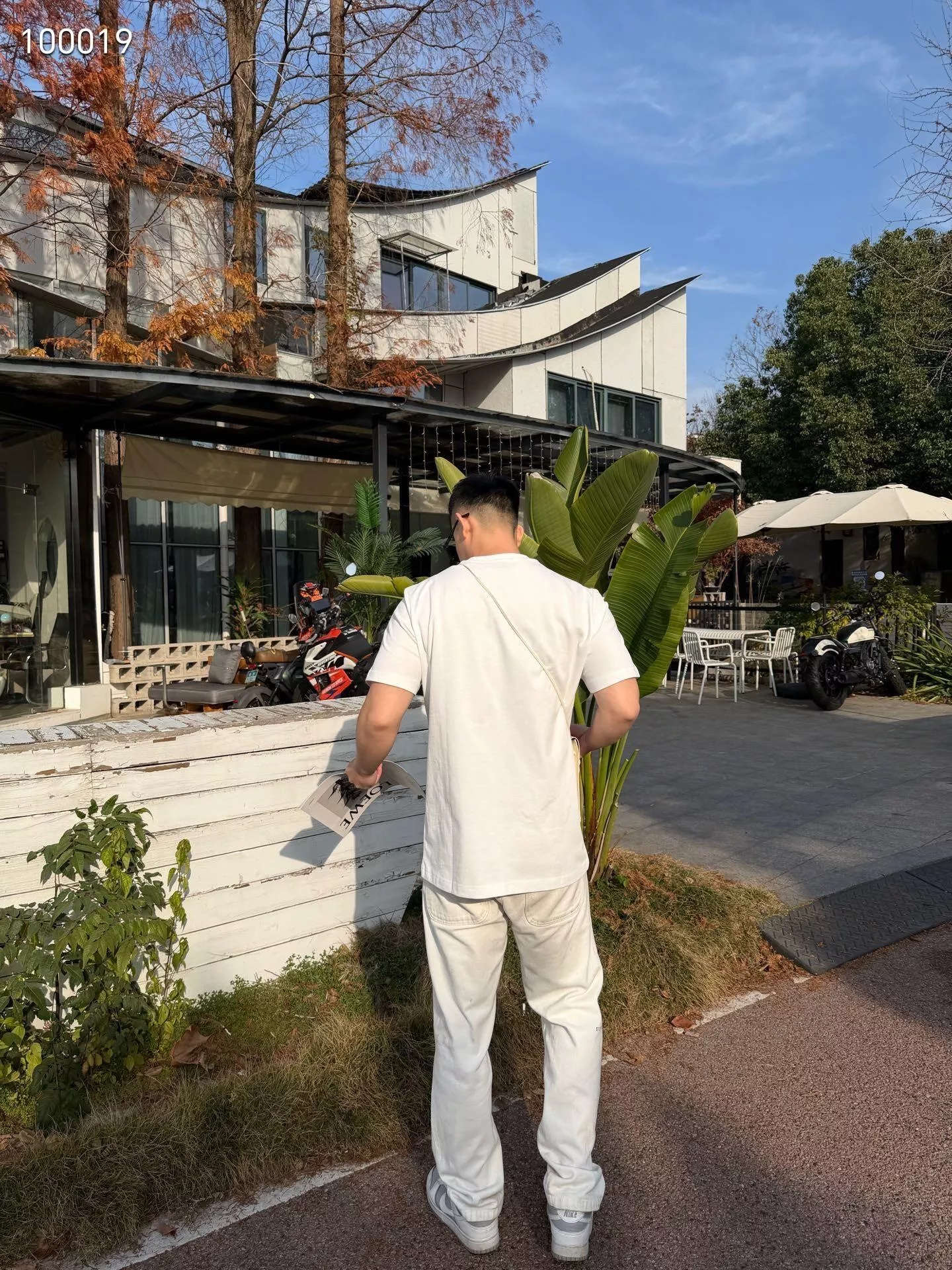 몽클레어 자수 로고 라운드 반소매 상의 상세 이미지 15