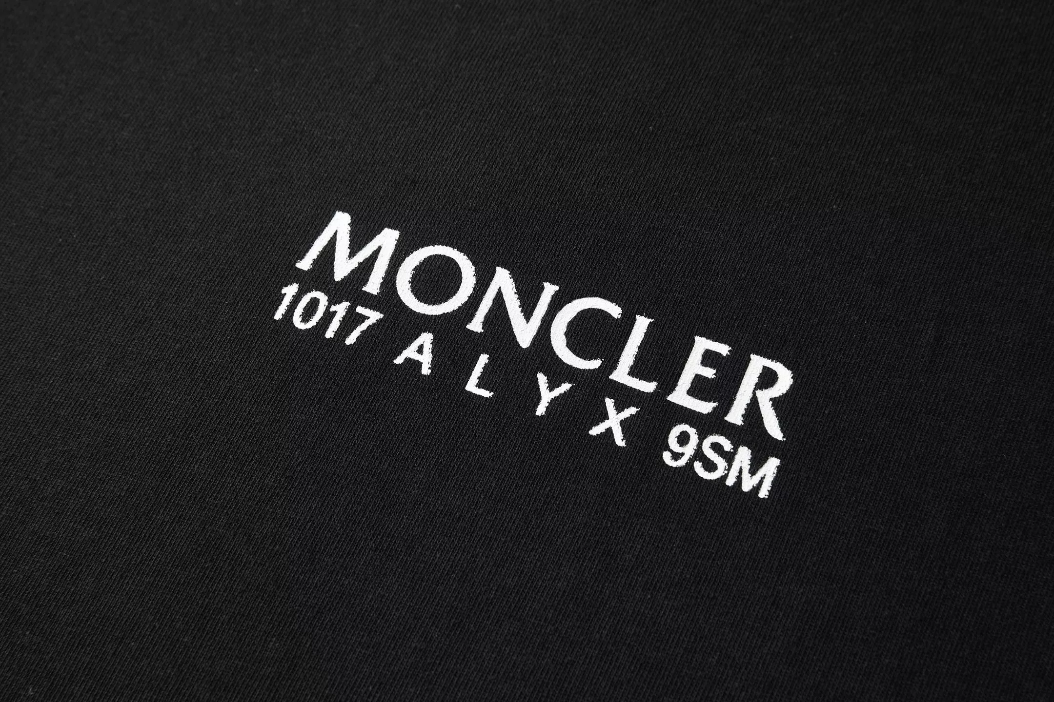 몽클레어 로고 프린팅 라운드 반팔 티 상세 이미지 5