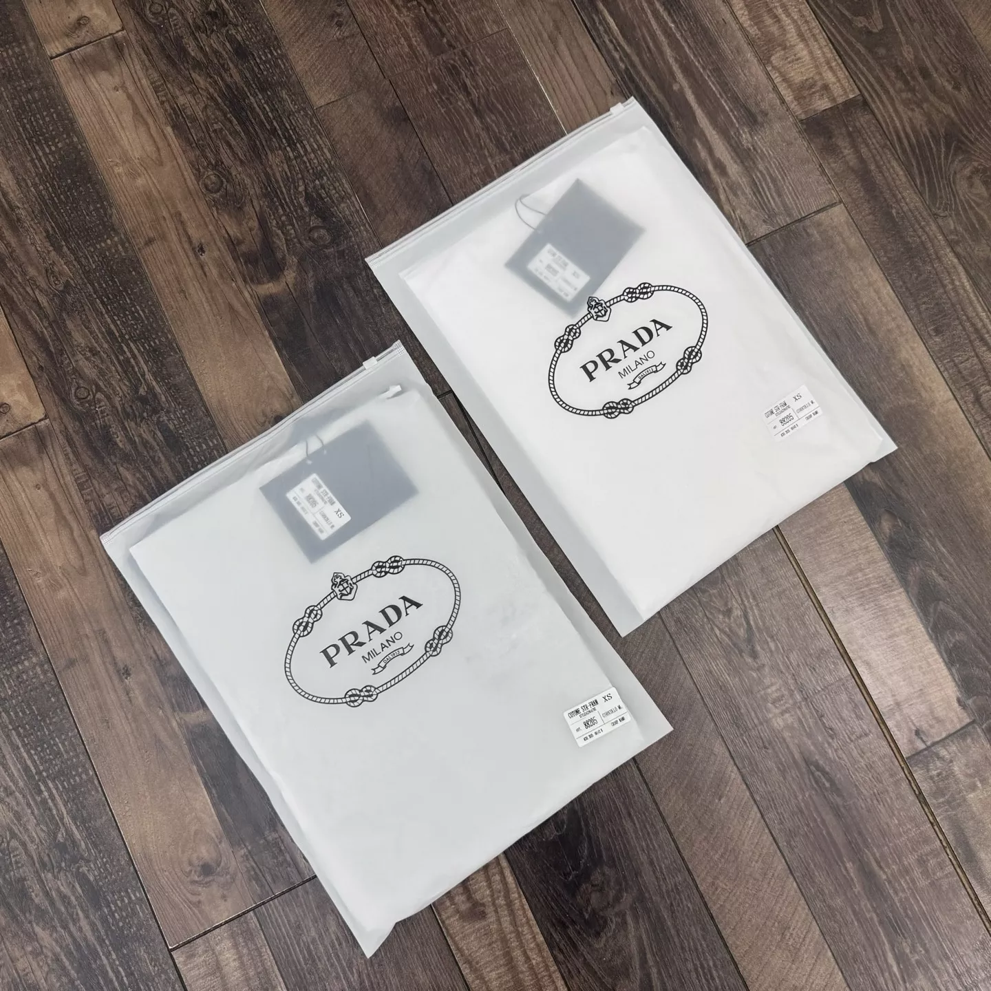 프라다 포켓 삼각 로고 반소매 상의 상세 이미지 3