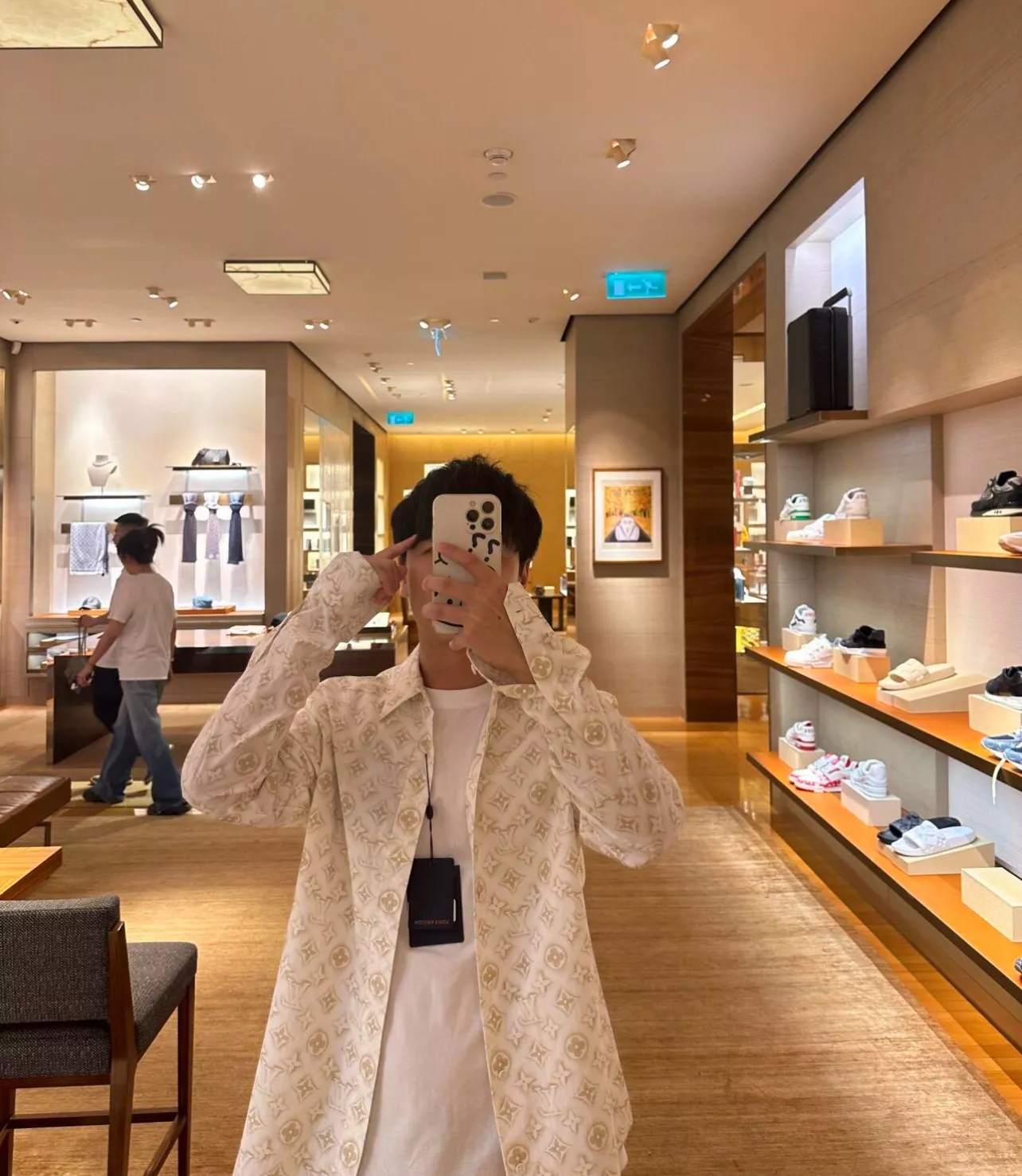 루이비통 사구 모노그램 프린트 셔츠 상세 이미지 18