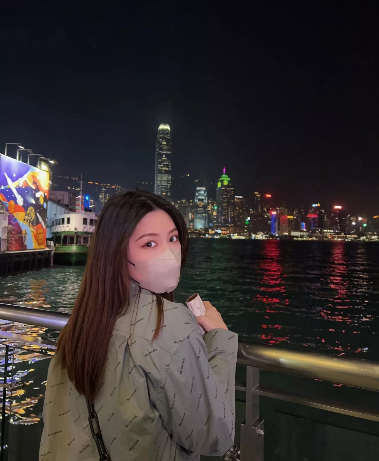 발렌시아가 클래식 올오버 로고 긴소매 셔츠 상세 이미지 17