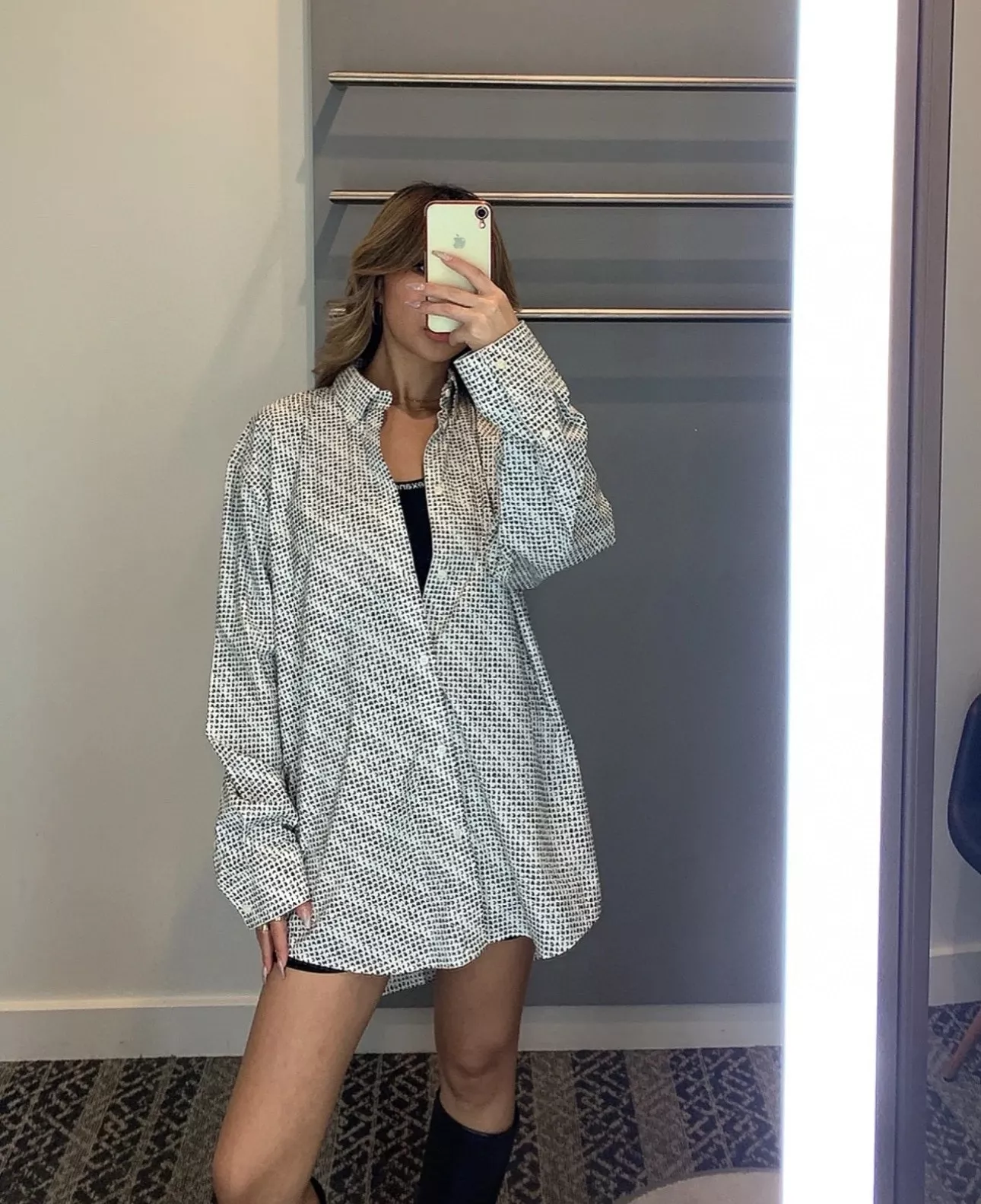 발렌시아가 아카이브 레터 프린트 오버핏 셔츠 상세 이미지 10