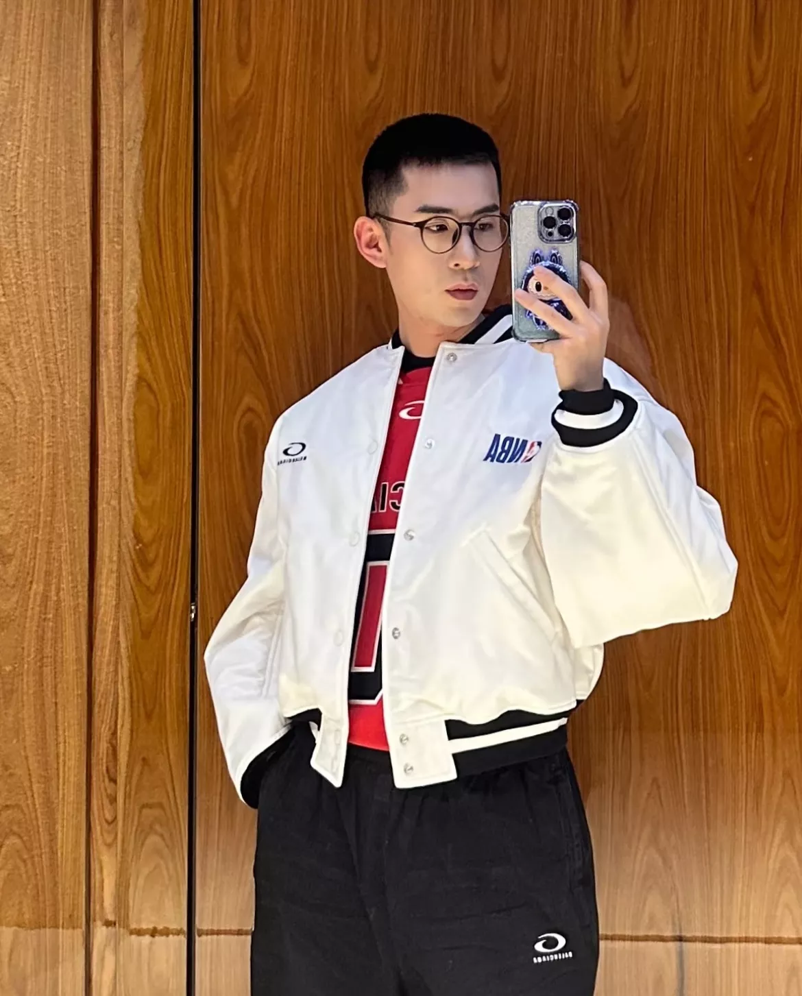 발렌시아가 NBA 콜라보 자수 보머 재킷 상세 이미지 17