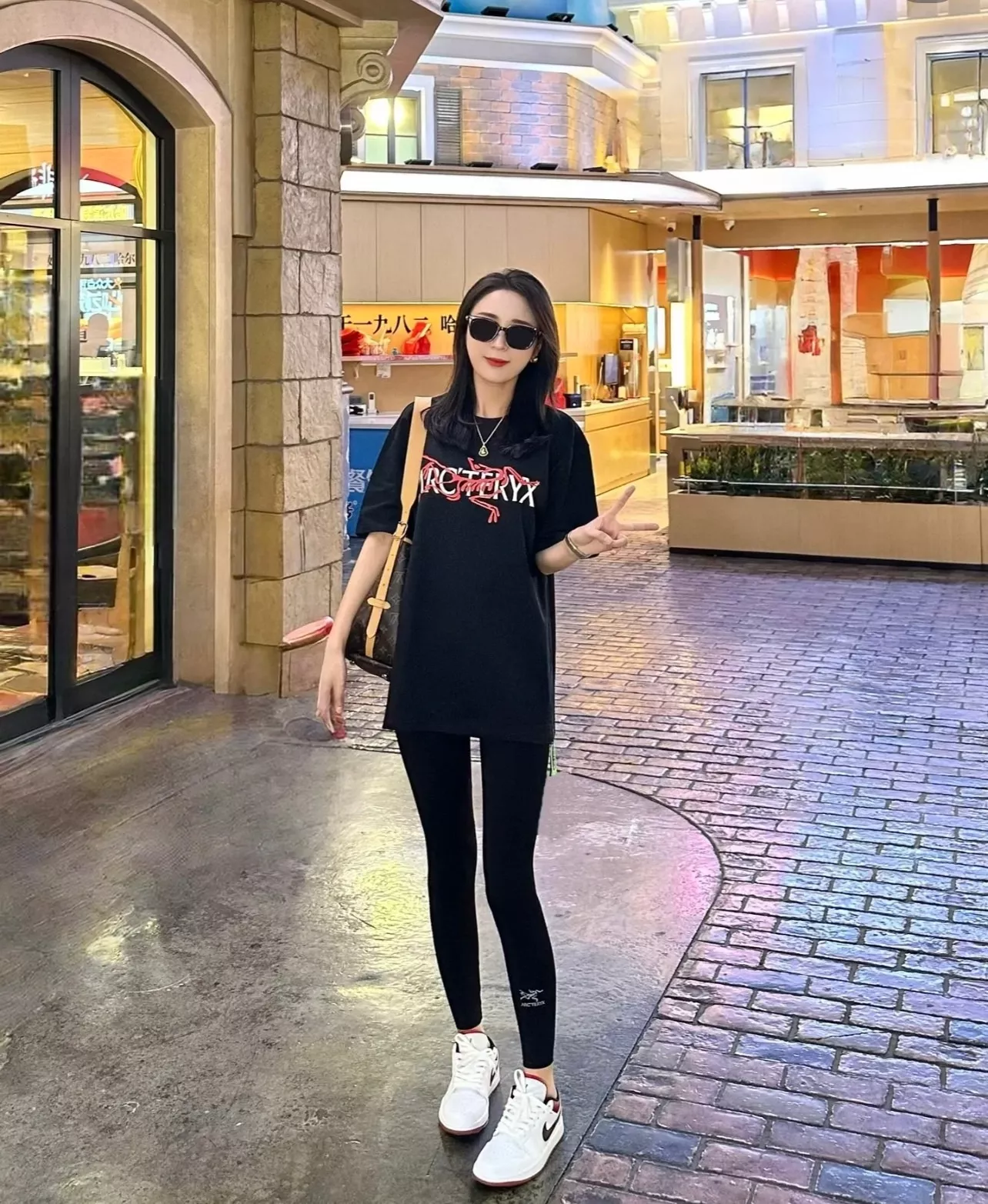 아크테릭스 레드 스켈레톤 로고 프린트 티셔츠 상세 이미지 19