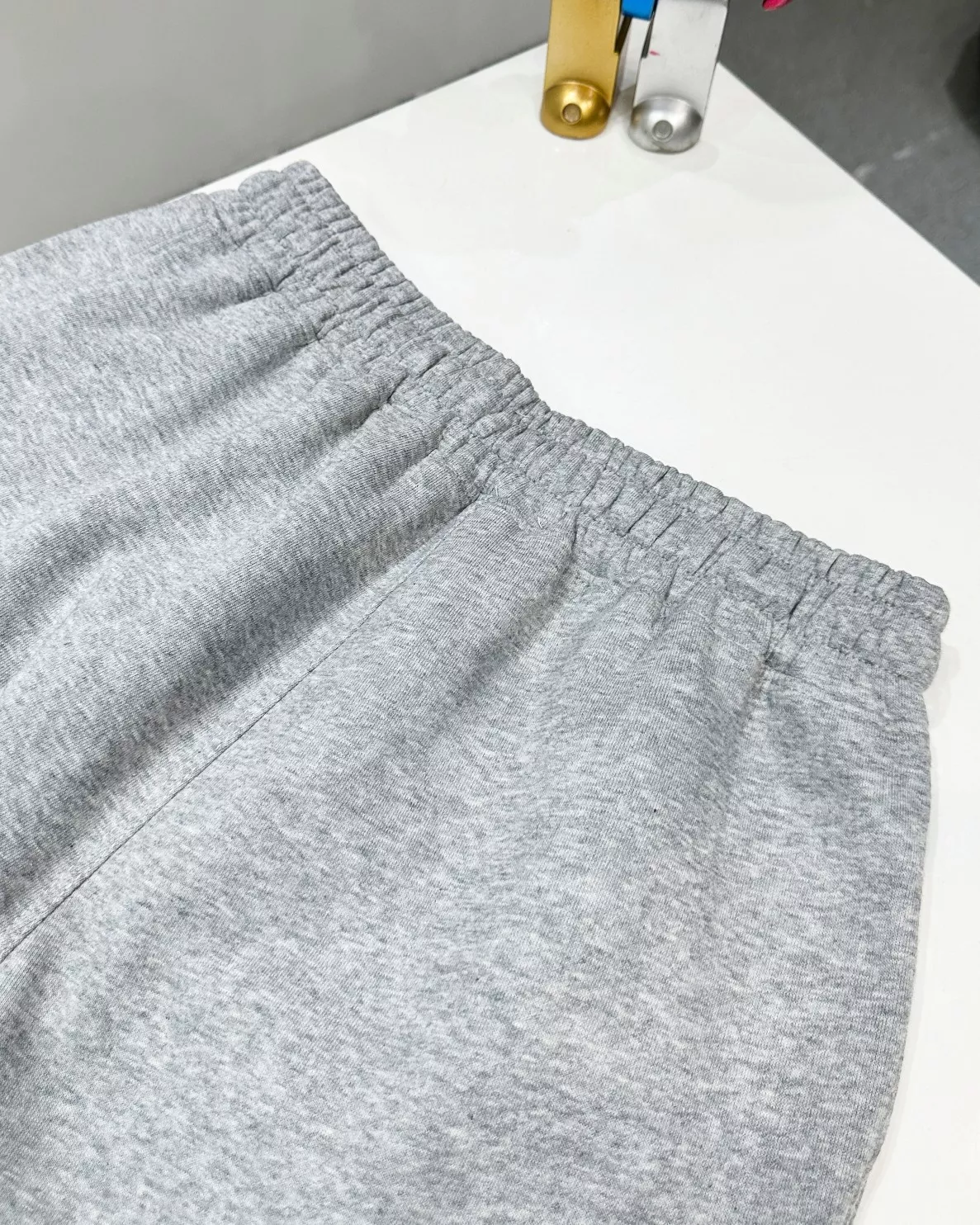 몽클레어 로고 자수 조거 팬츠 상세 이미지 17