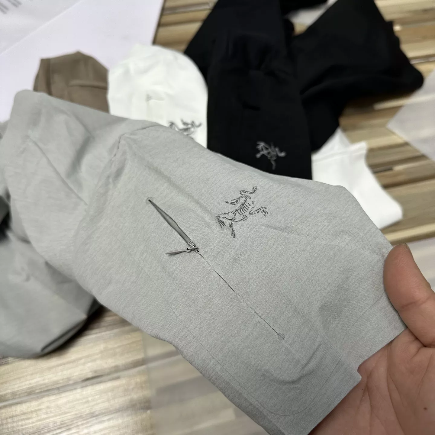 아크테릭스 아웃도어 기능성 라운드 반소매 상세 이미지 7