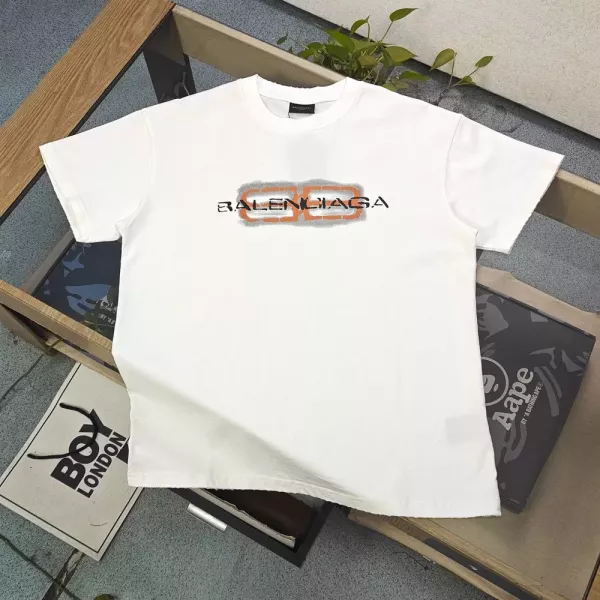 발렌시아가 그래피티 로고 오버핏 반소매 티셔츠
