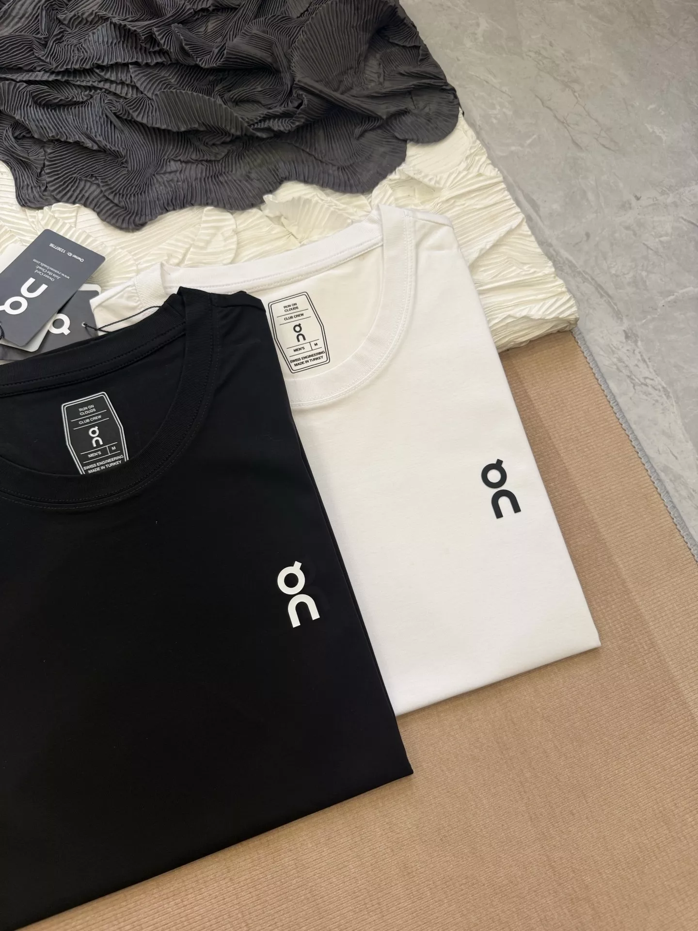 온 클라우드 무드 기능성 반소매 티셔츠 상세 이미지 6