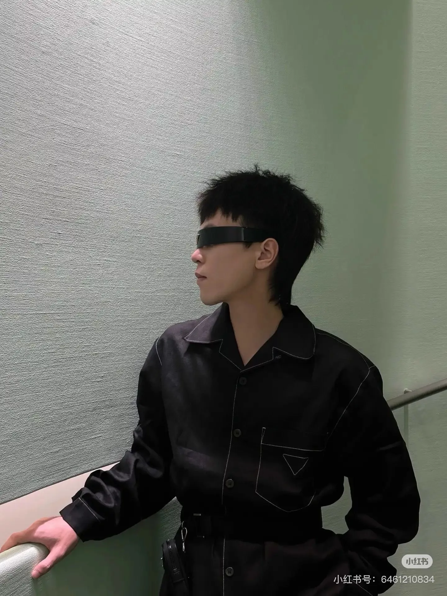 프라다 포켓 자수 삼각 로고 린넨 셔츠 상세 이미지 26