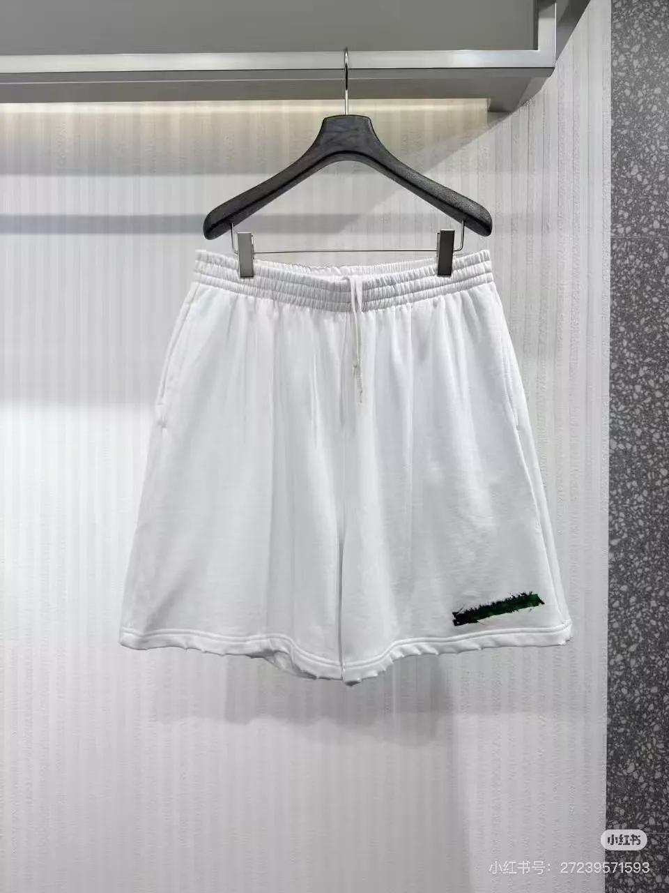 발렌시아가 스프레이 아트 포인트 쇼츠 상세 이미지 12