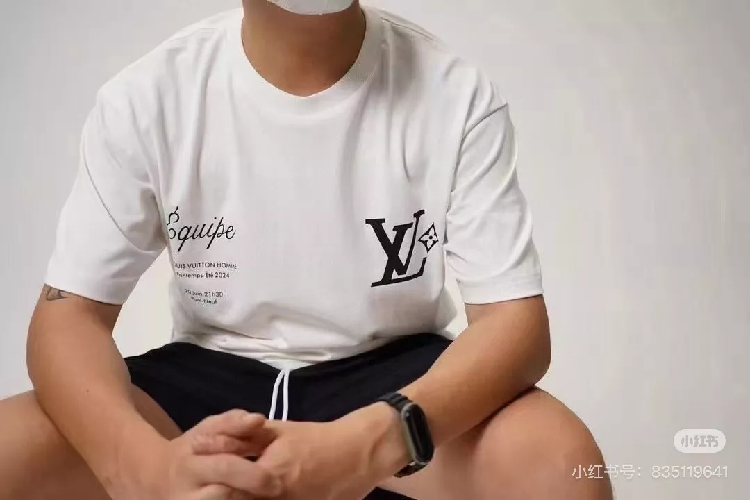 루이비통 24시즌 한정 프린트 반소매 탑 상세 이미지 11