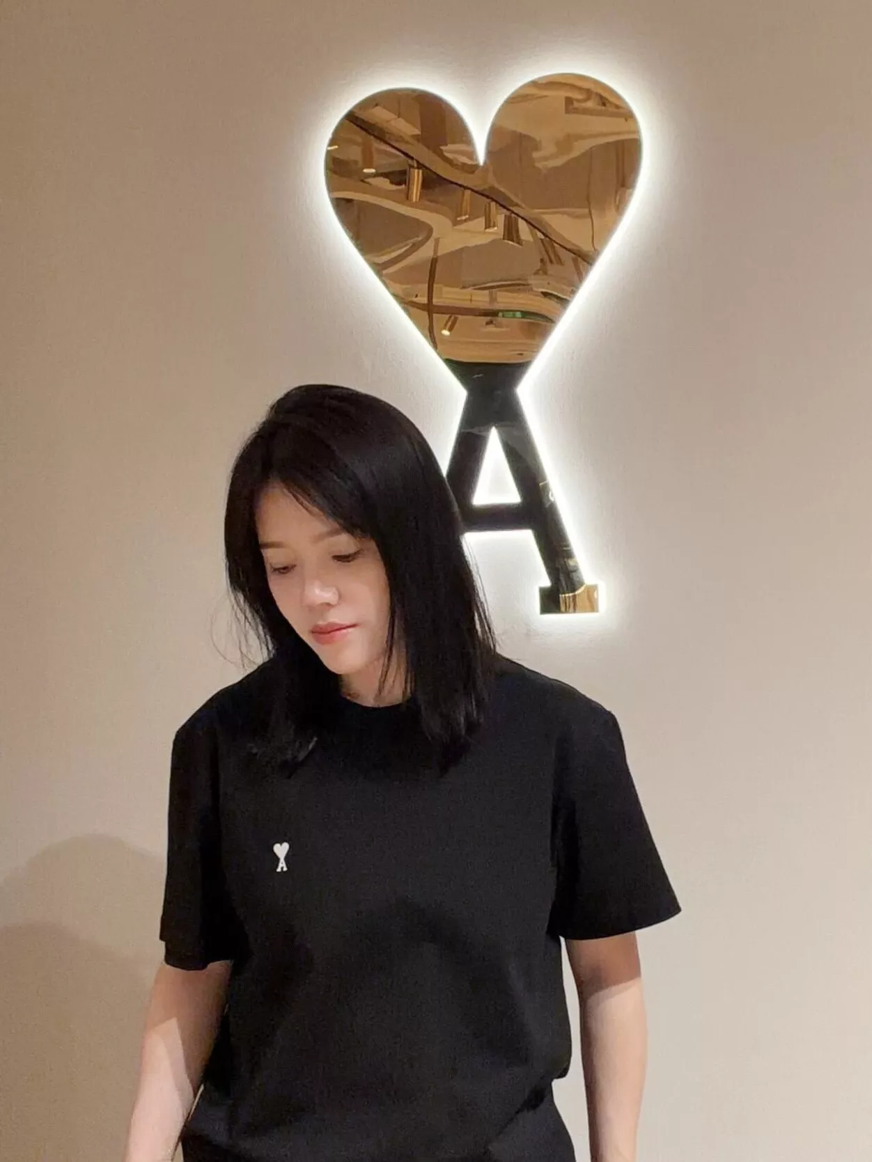 아미 스몰 로고 자수 반팔 티셔츠 상세 이미지 14