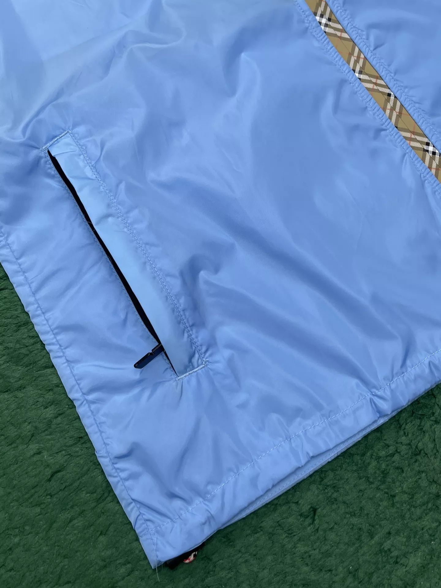 버버리 체크 장식 나일론 후드 아우터 상세 이미지 21