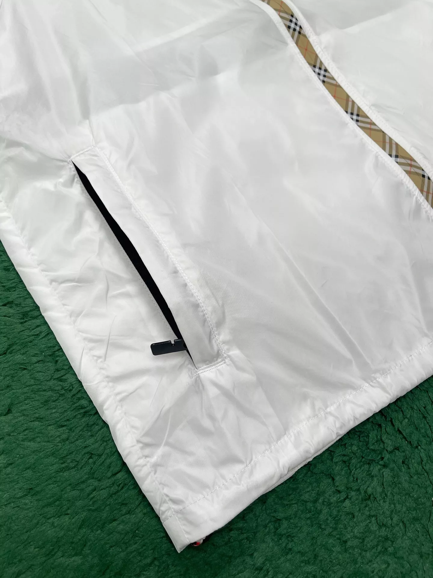 버버리 체크 장식 나일론 후드 아우터 상세 이미지 33