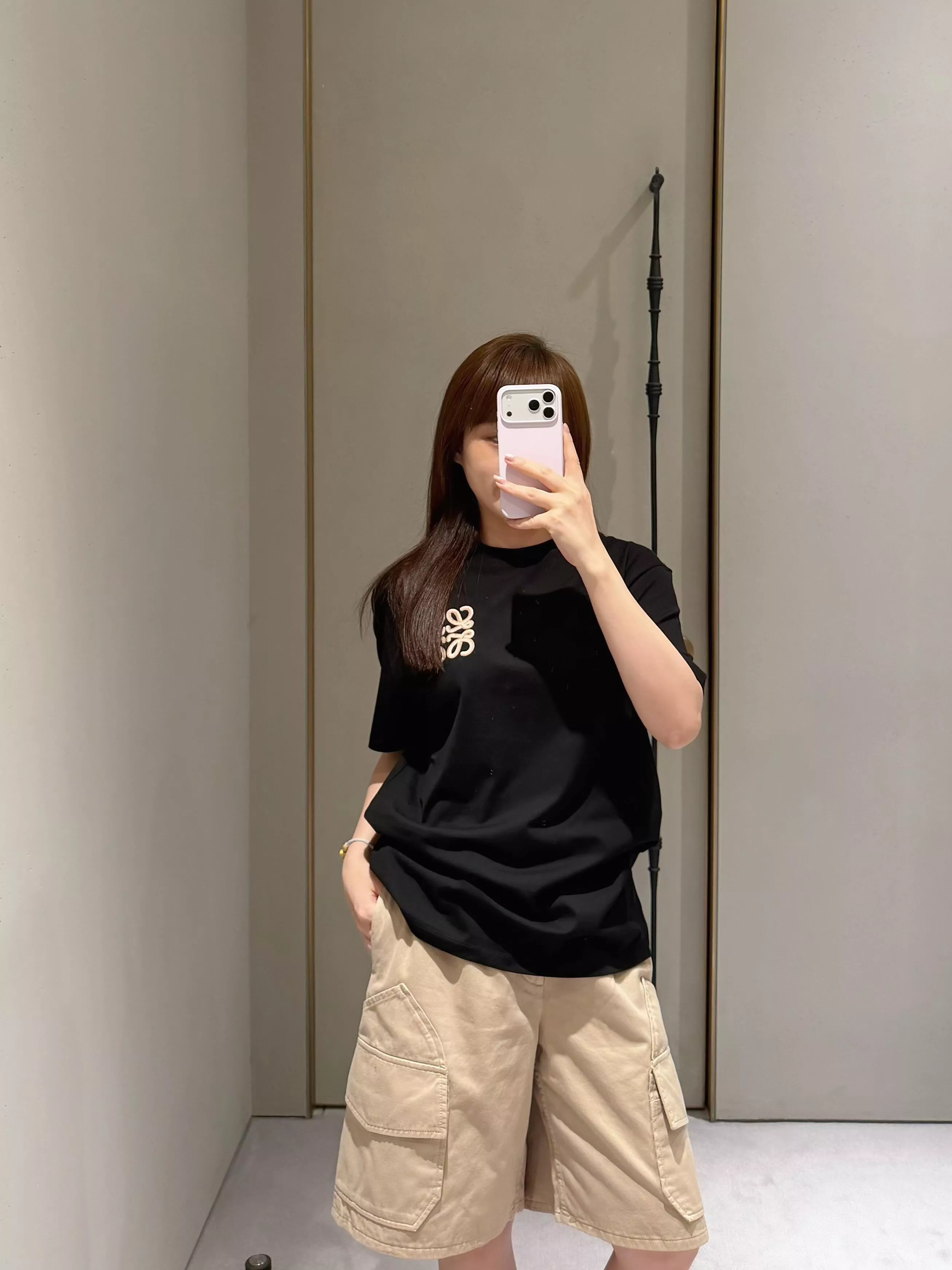 로에베 로고 포인트 코튼 루즈핏 티셔츠 상세 이미지 30