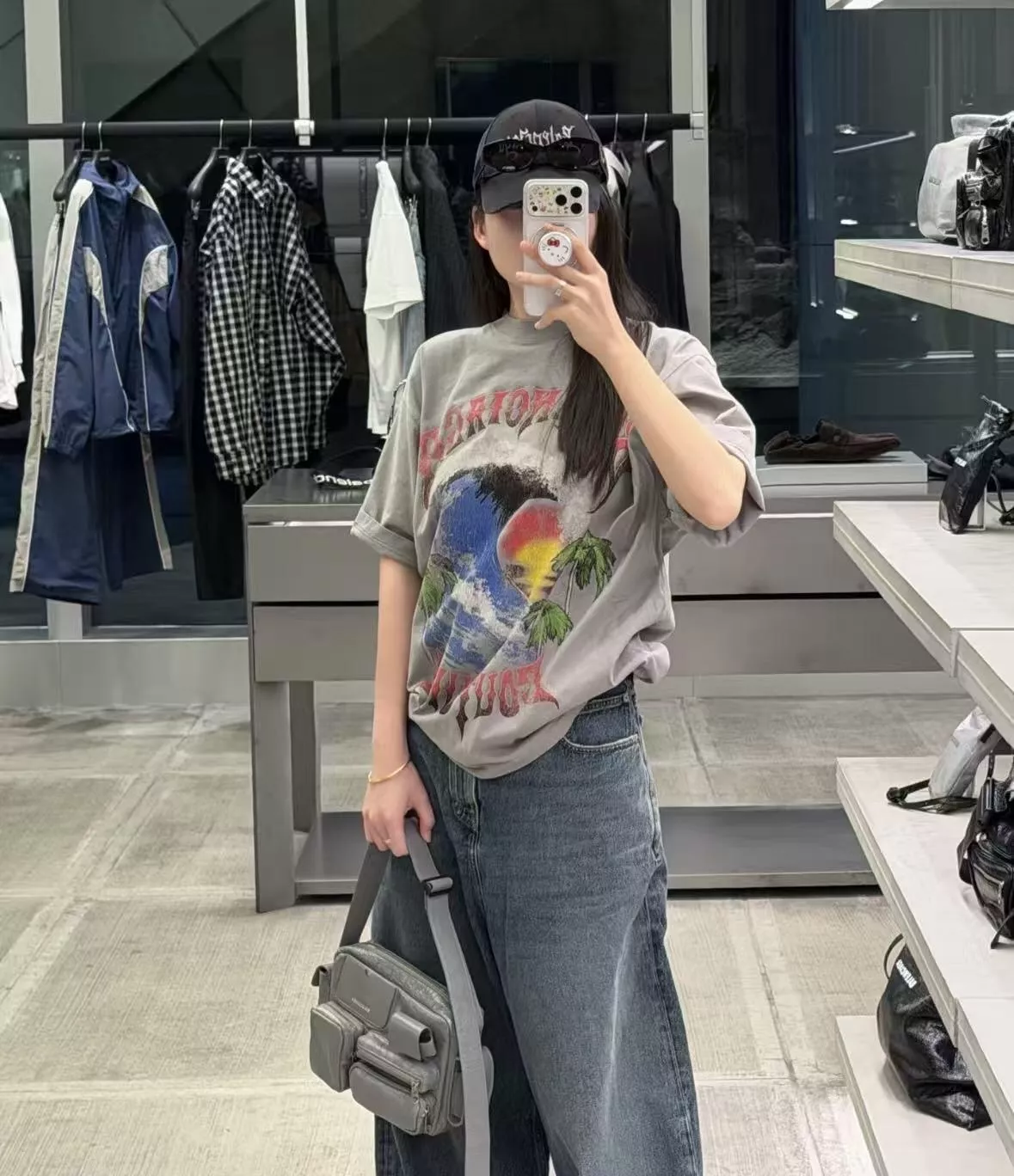 발렌시아가 빈티지 서퍼 그래픽 오버핏 티셔츠 상세 이미지 29